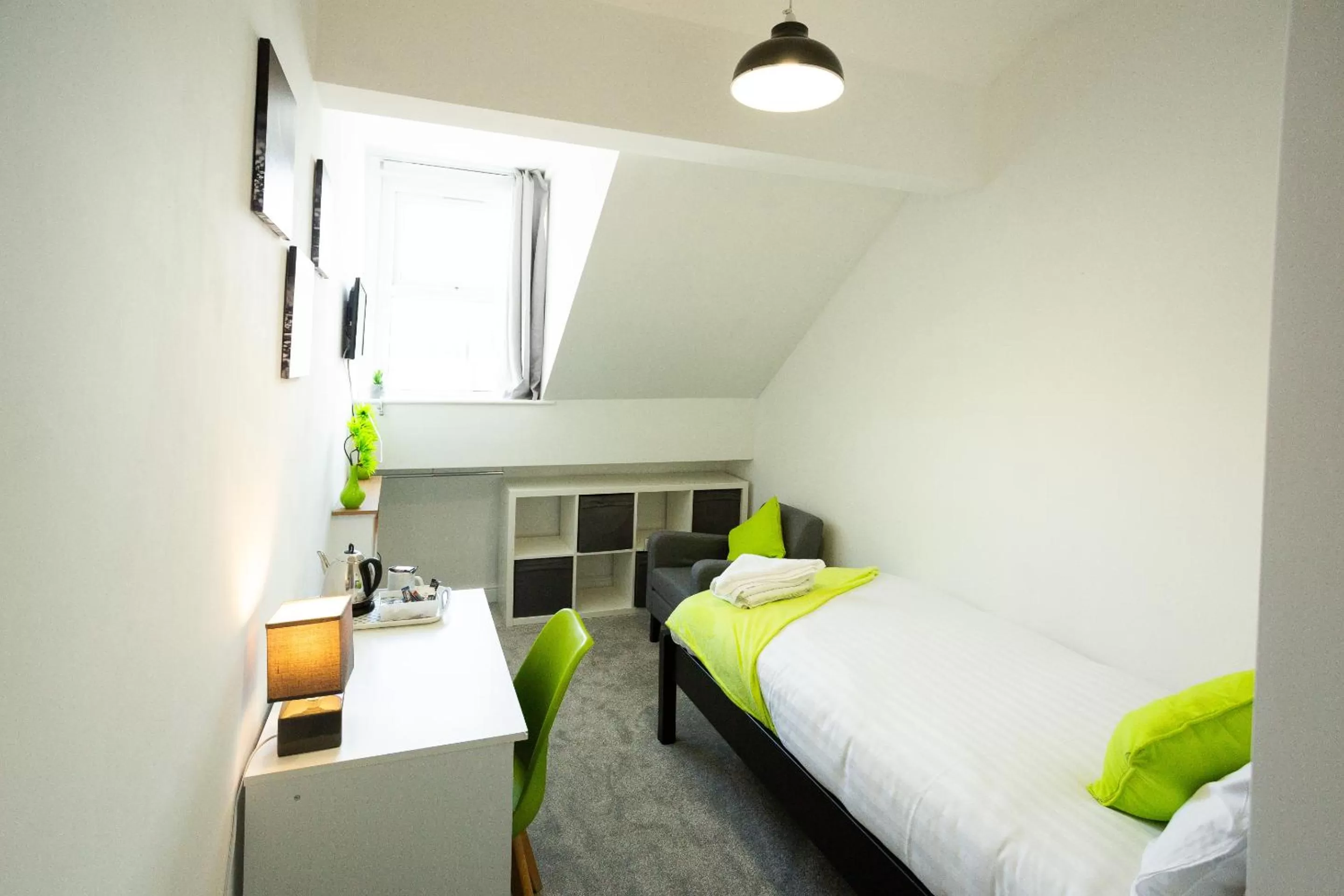 Bedroom, Bed in The Sea Lynn