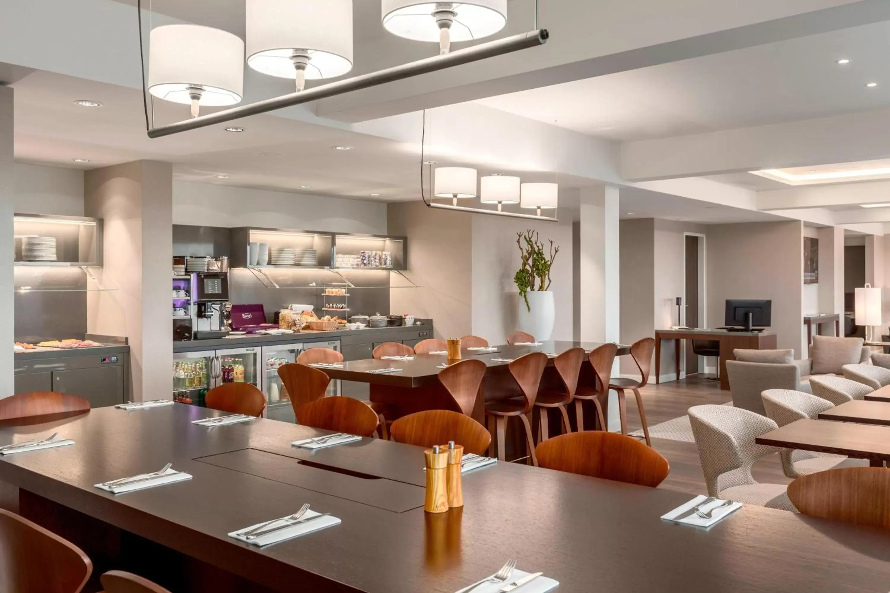 Lounge or bar, Restaurant/Places to Eat in Marriott Hotel The Hague