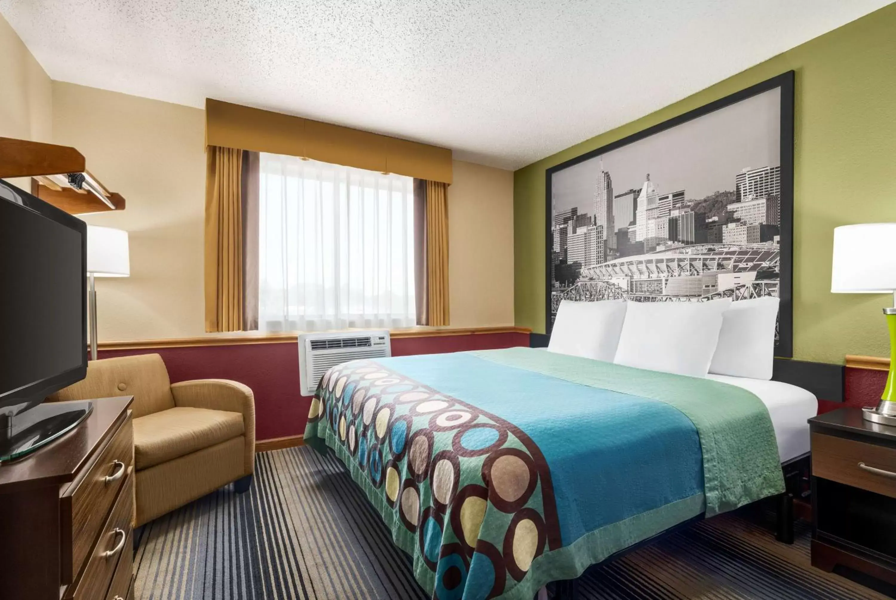 Bed in Super 8 by Wyndham Maysville KY