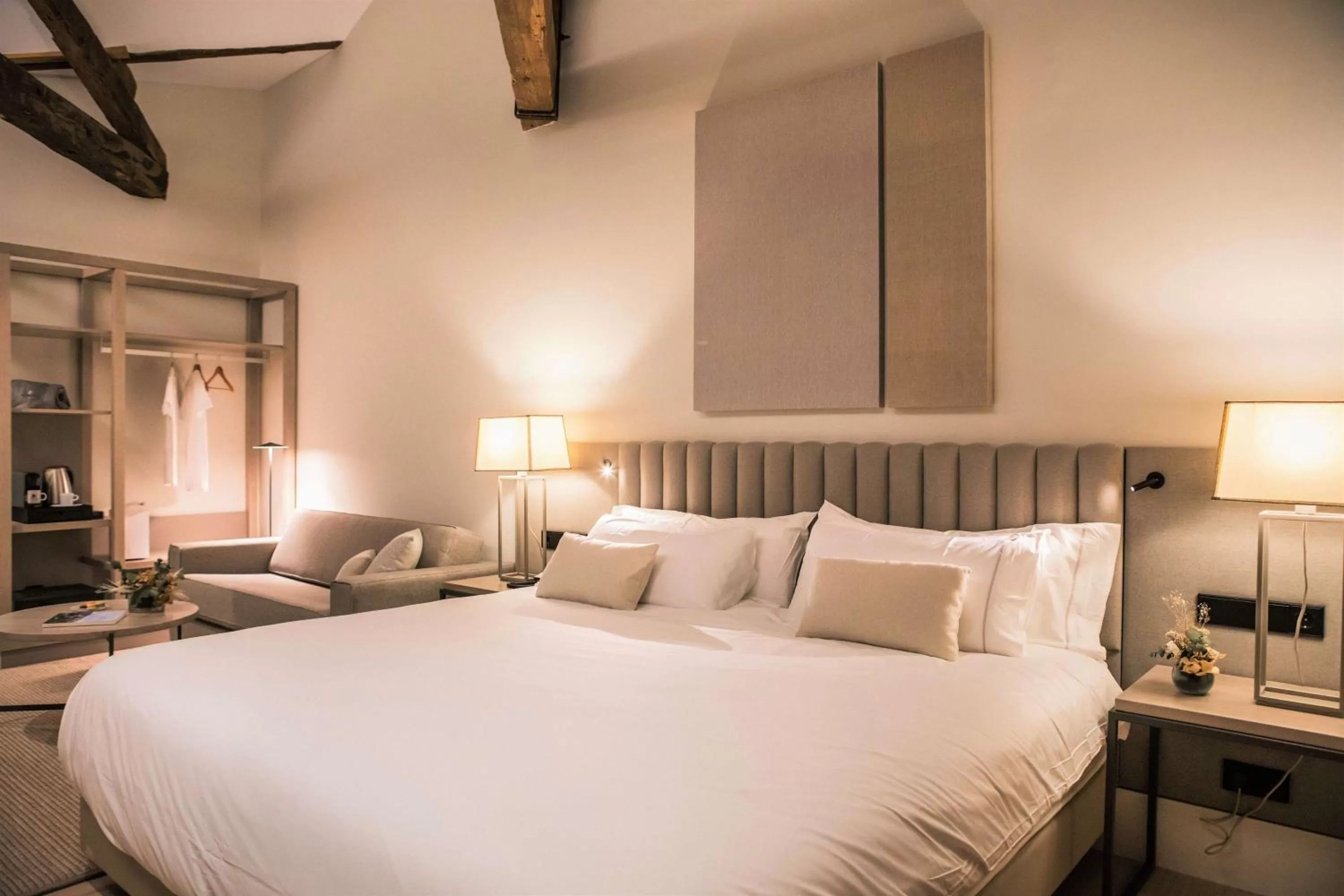 Photo of the whole room, Bed in Sofraga Palacio