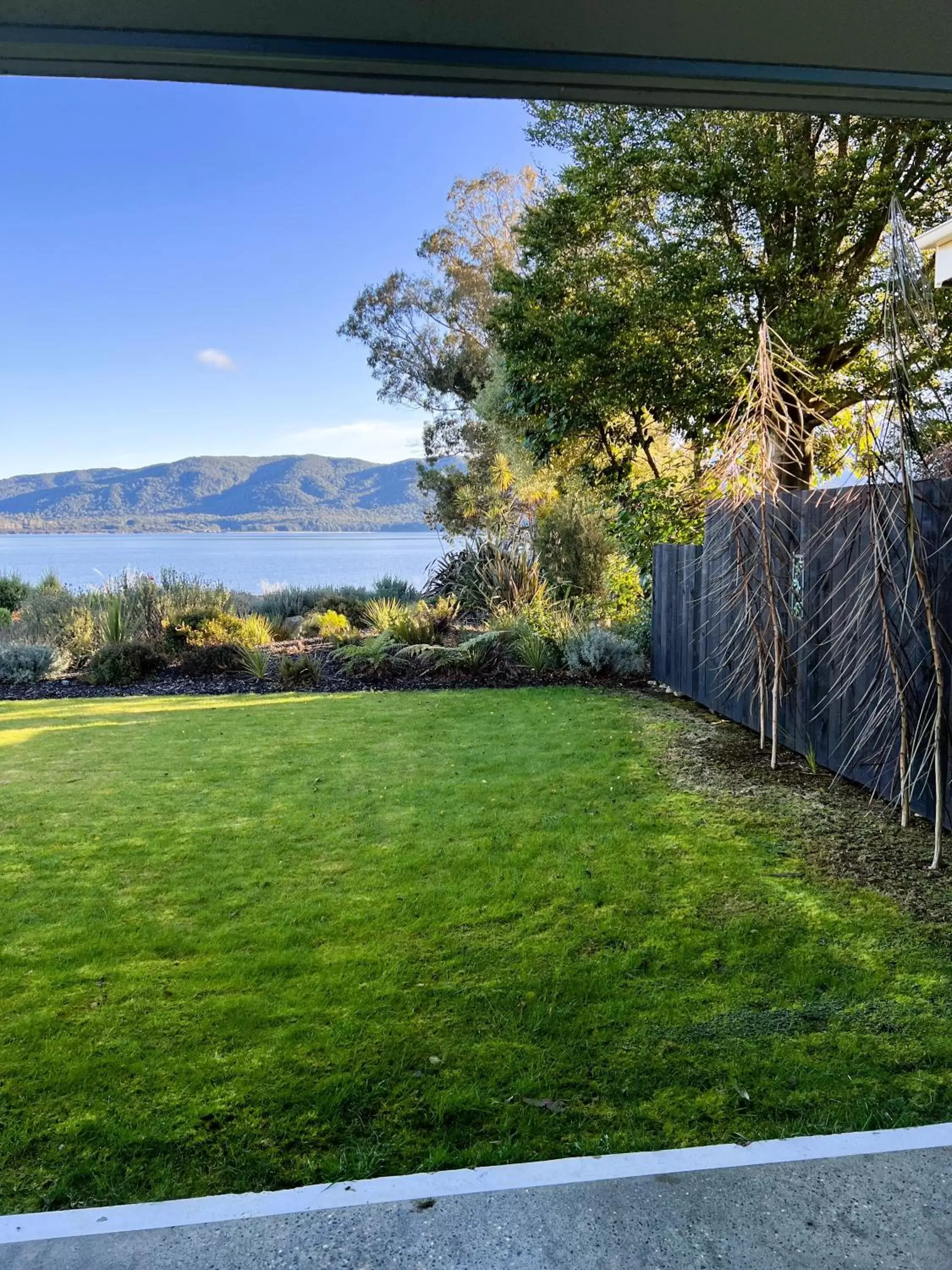 Garden view, Garden in Fiordland Lakeview Motel and Apartments