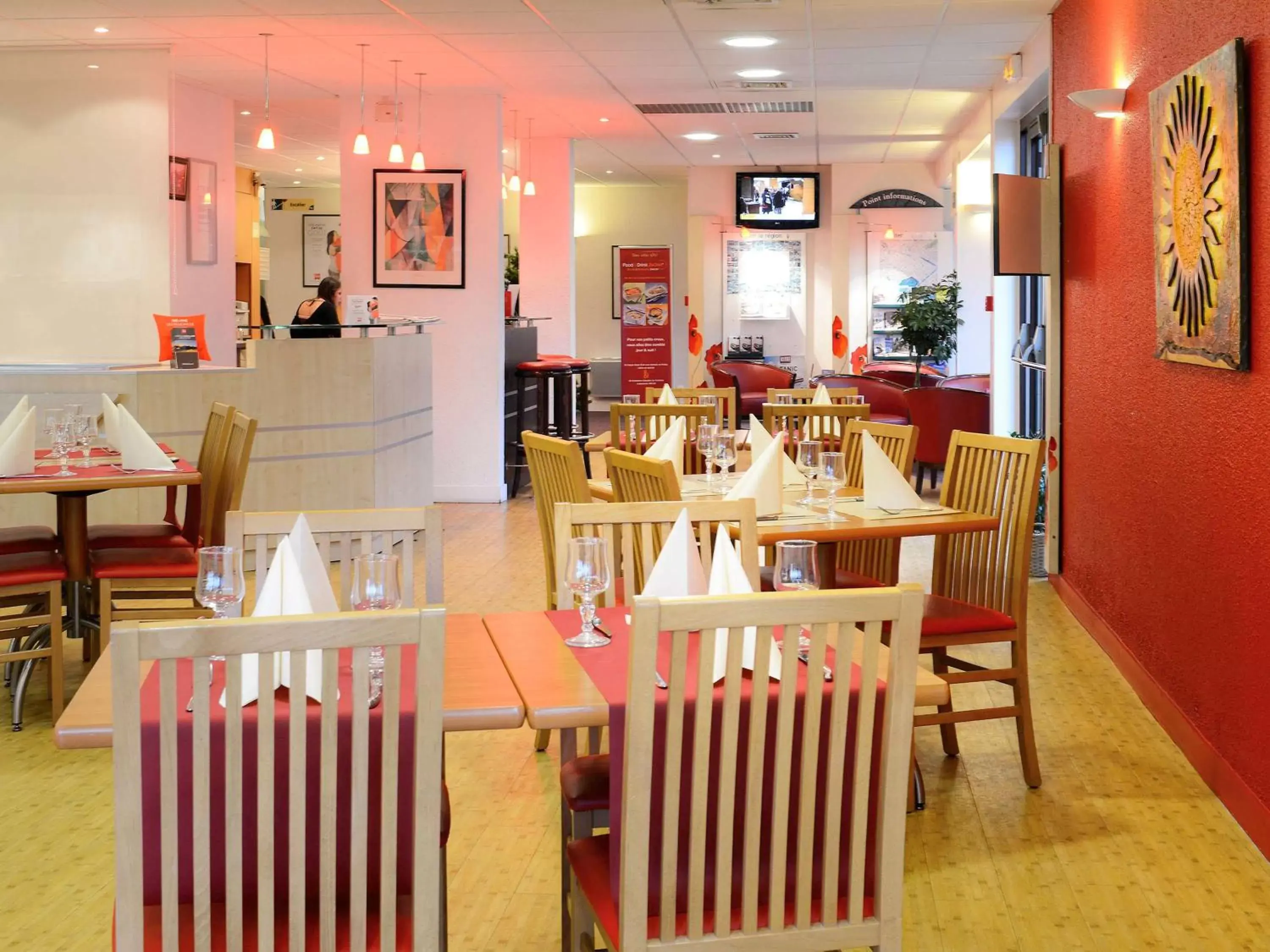 Restaurant/Places to Eat in ibis Caen Porte d’Angleterre