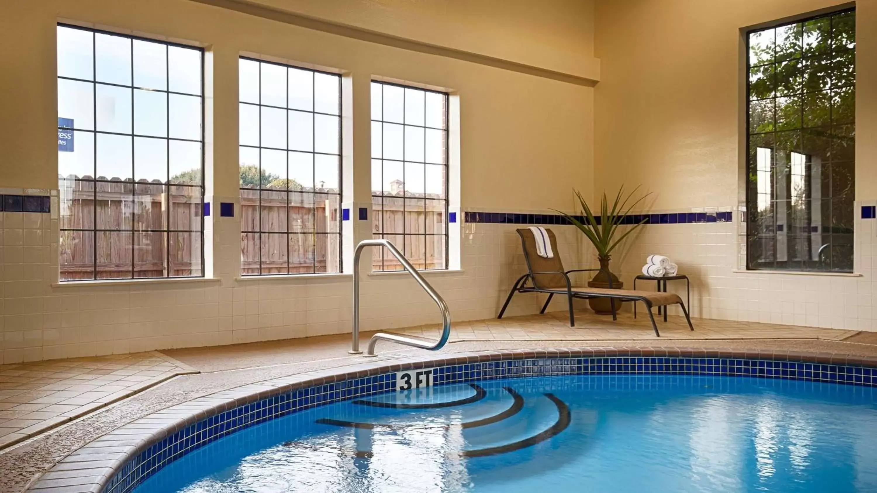 On site, Swimming Pool in Best Western Plus Lonoke Hotel