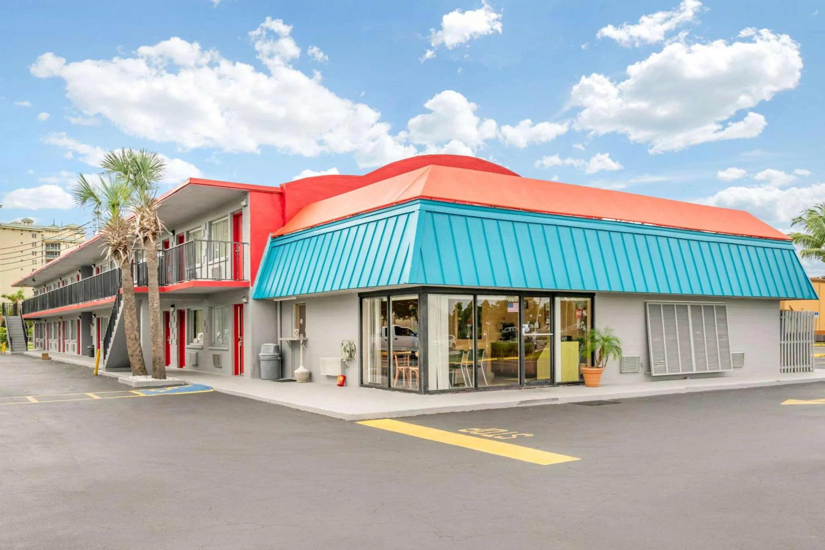 Property building in Econo Lodge Fort Myers North