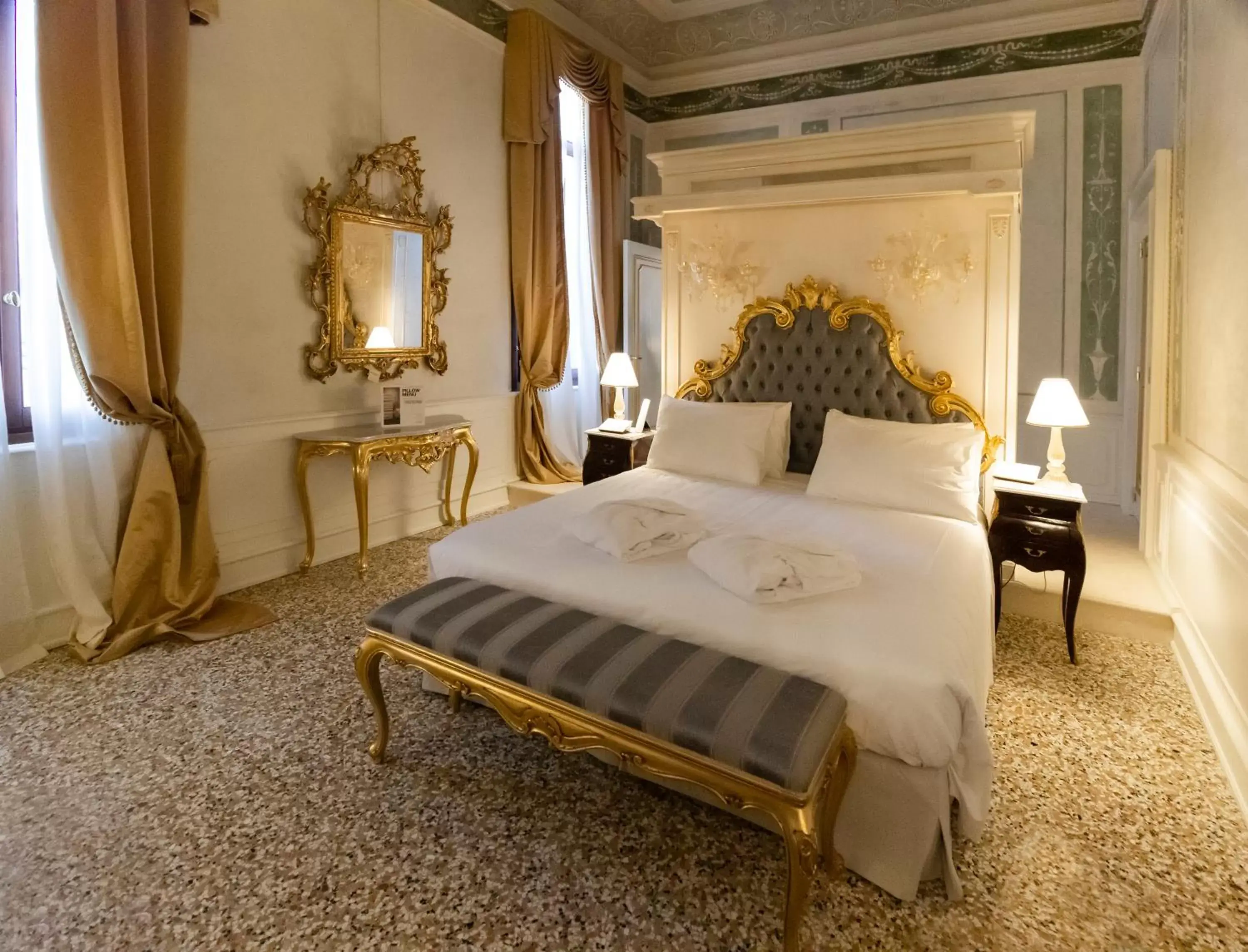 Bedroom, Bed in Ca' Bonfadini Historic Experience