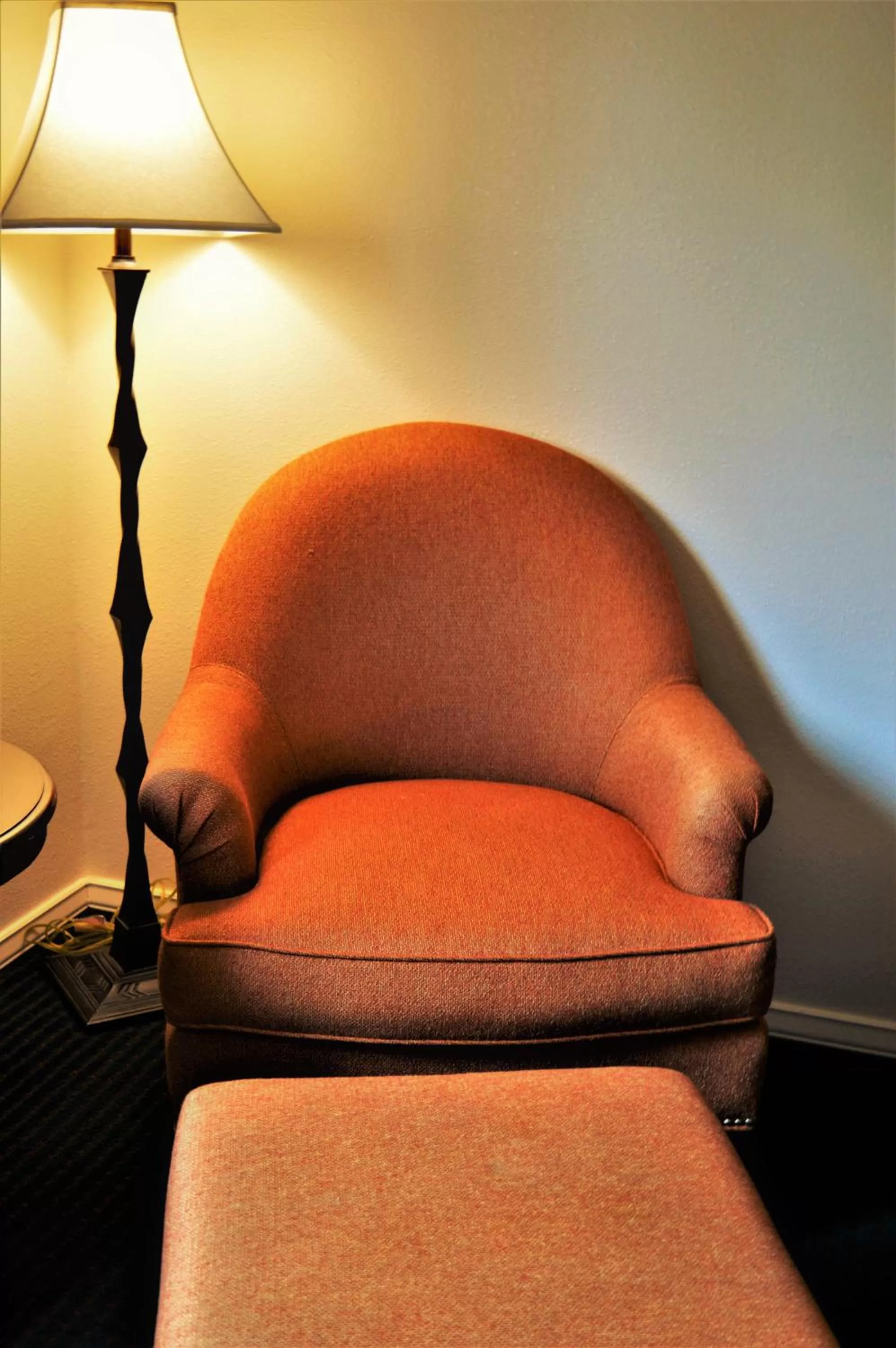 Seating area in GuestHouse Inn Enumclaw