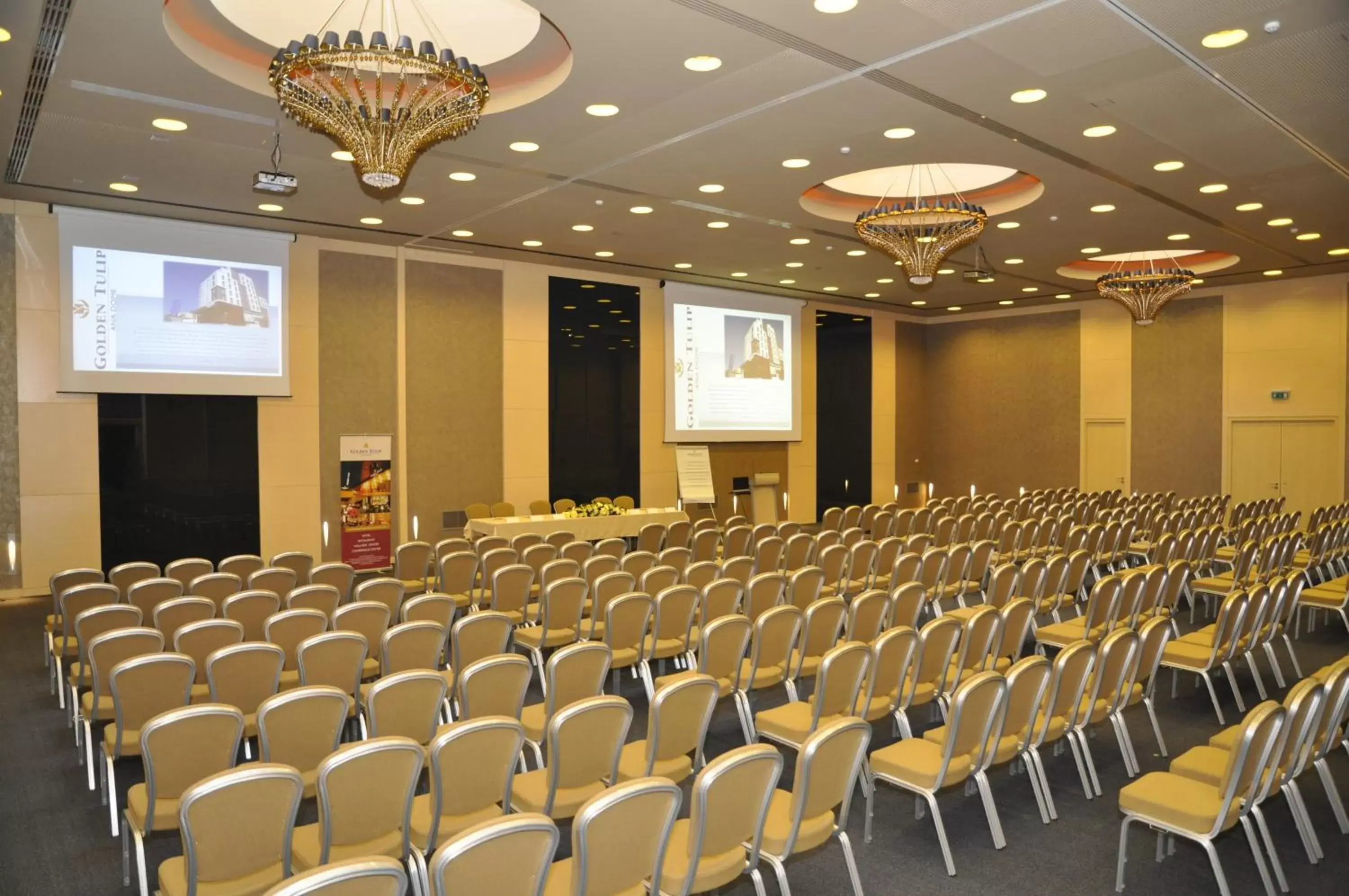 Business facilities in Golden Tulip Ana Dome Hotel