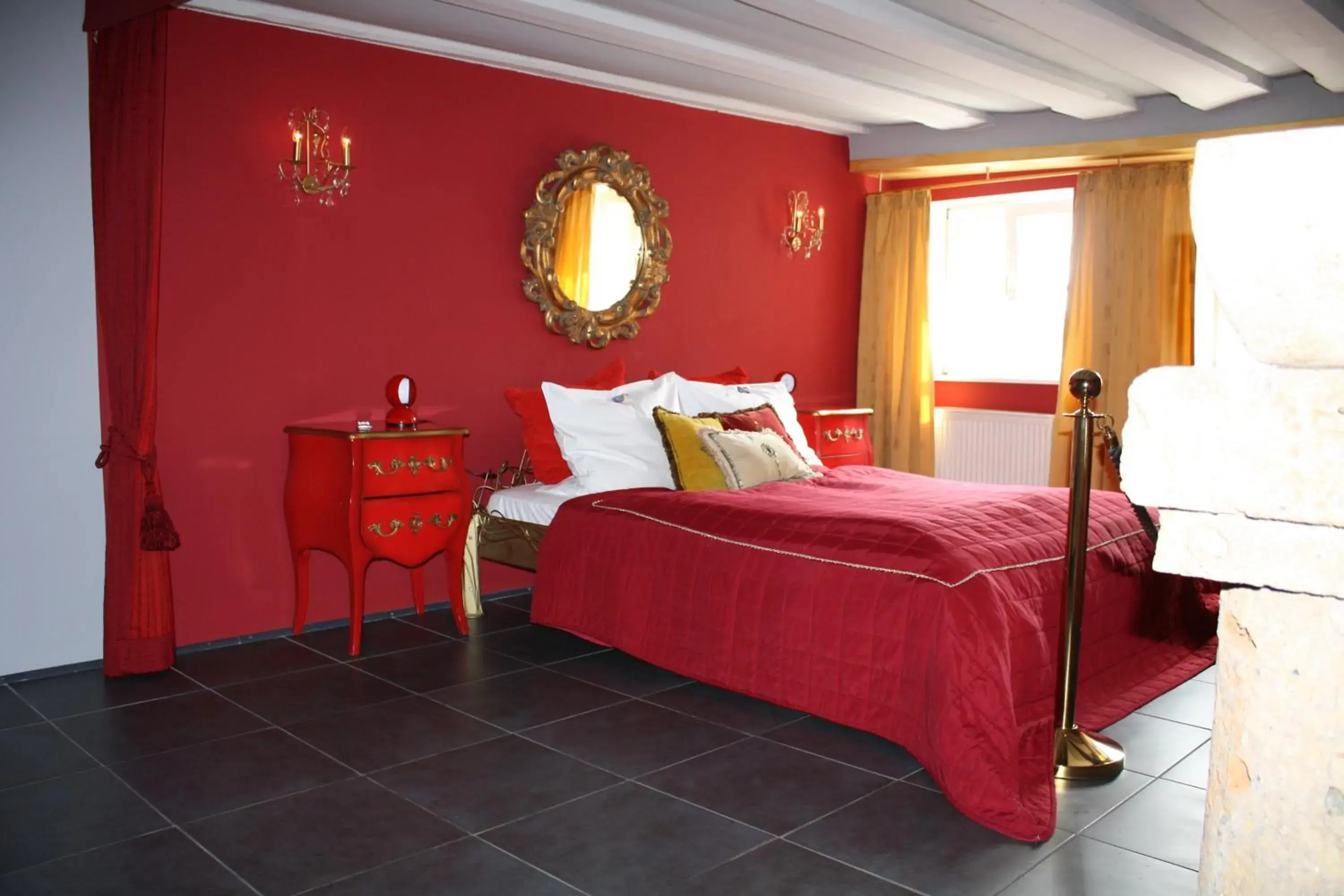 Bedroom, Bed in Elements Hotel