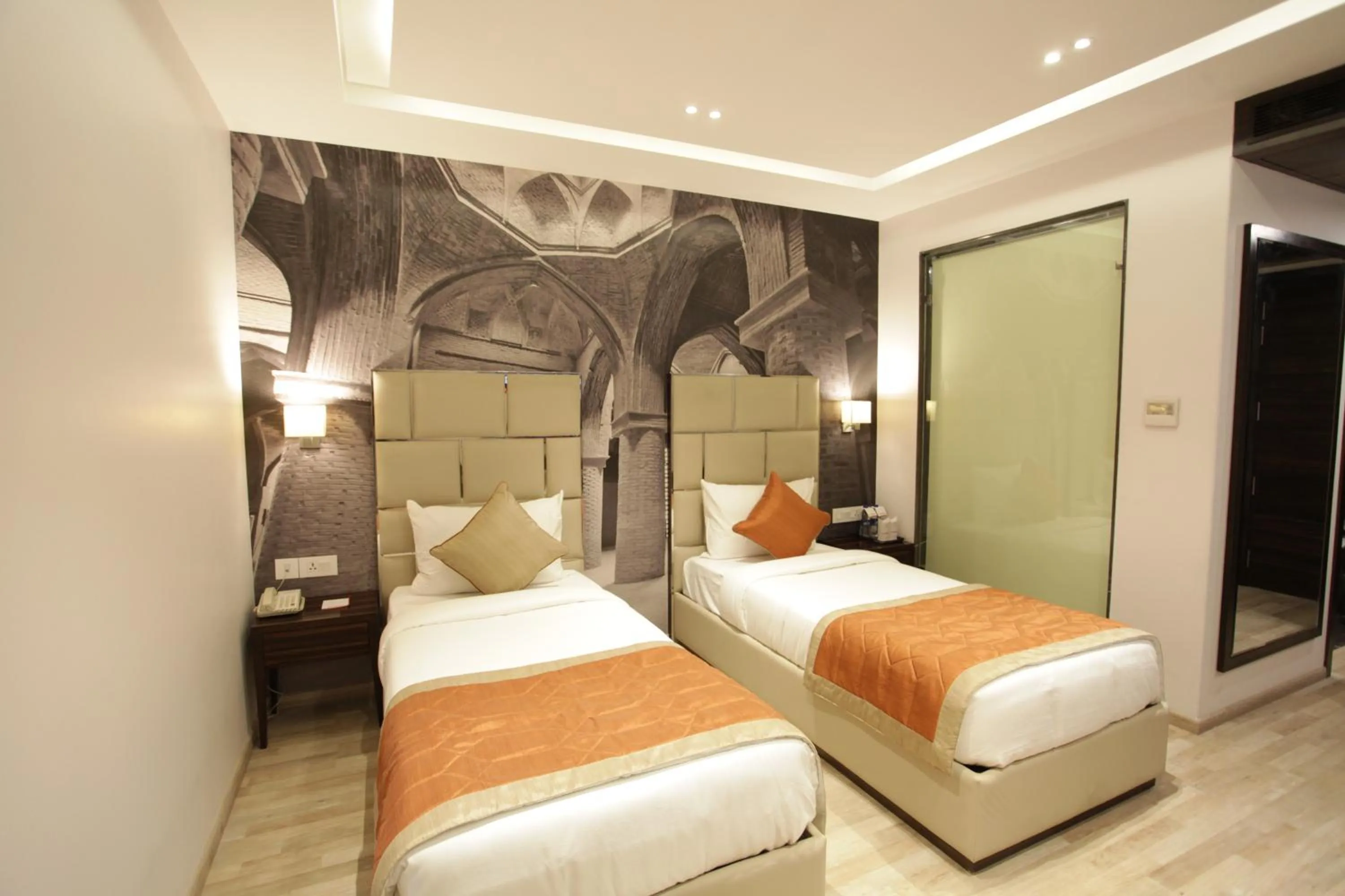 Photo of the whole room, Bed in Kaisons Inn (Near Apollo Hospital)