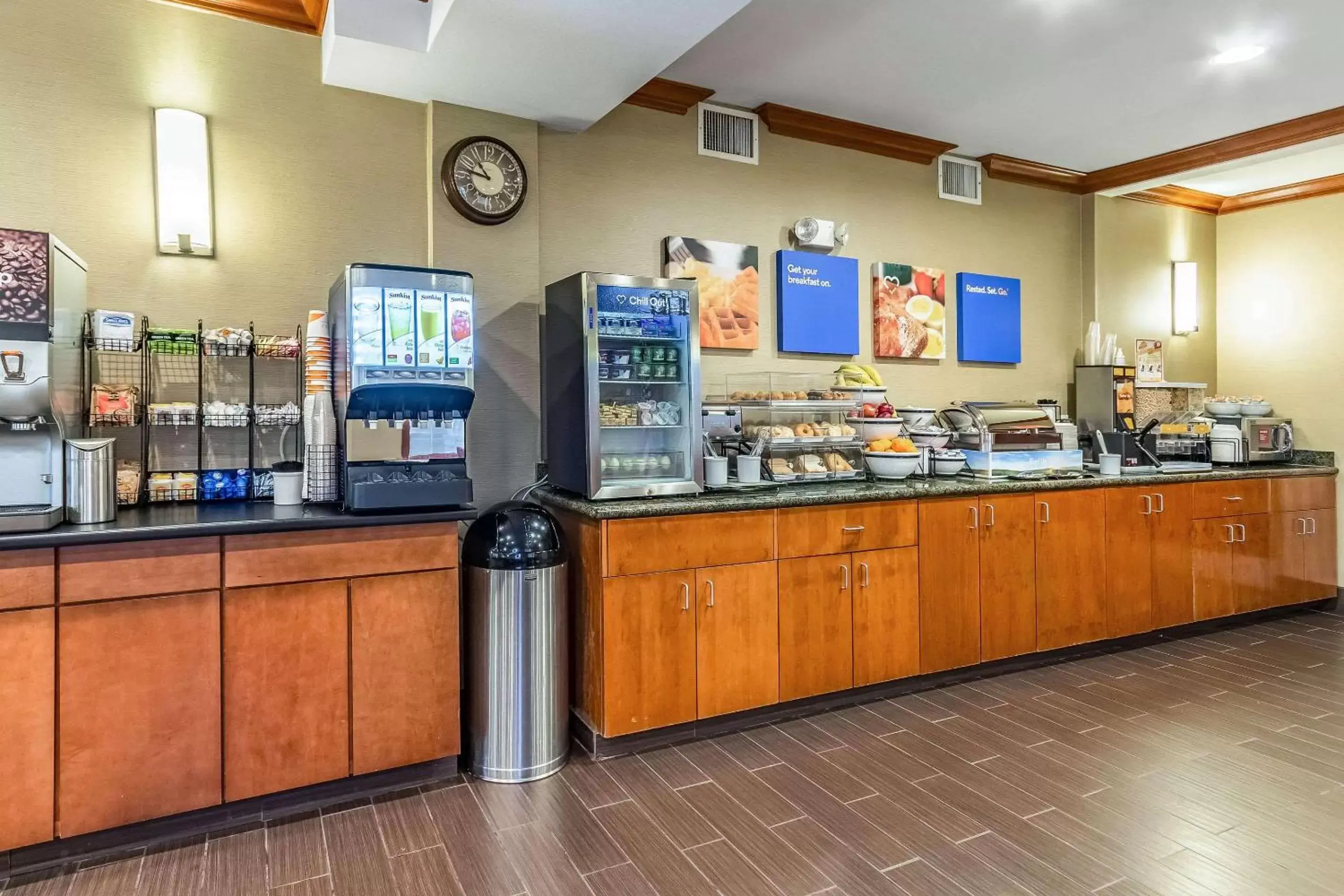 Restaurant/Places to Eat in Comfort Inn & Suites Gillette near Campbell Medical Center