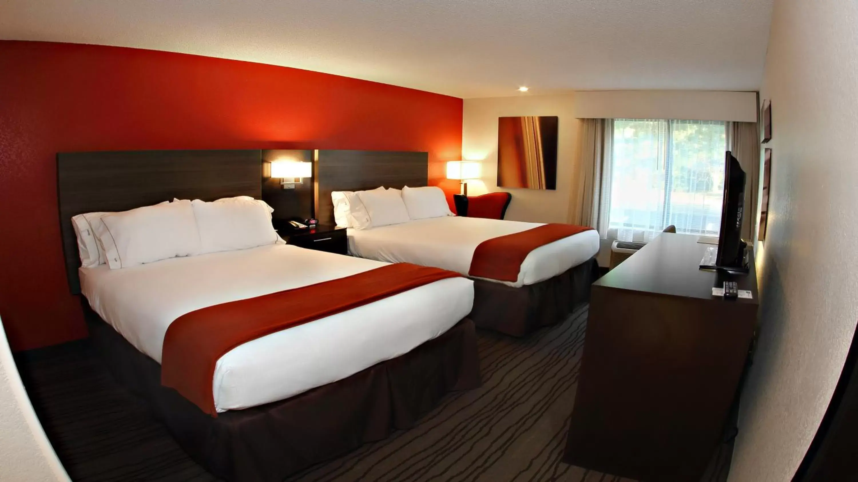 Photo of the whole room, Bed in Holiday Inn Express Brentwood-South Cool Springs, an IHG Hotel