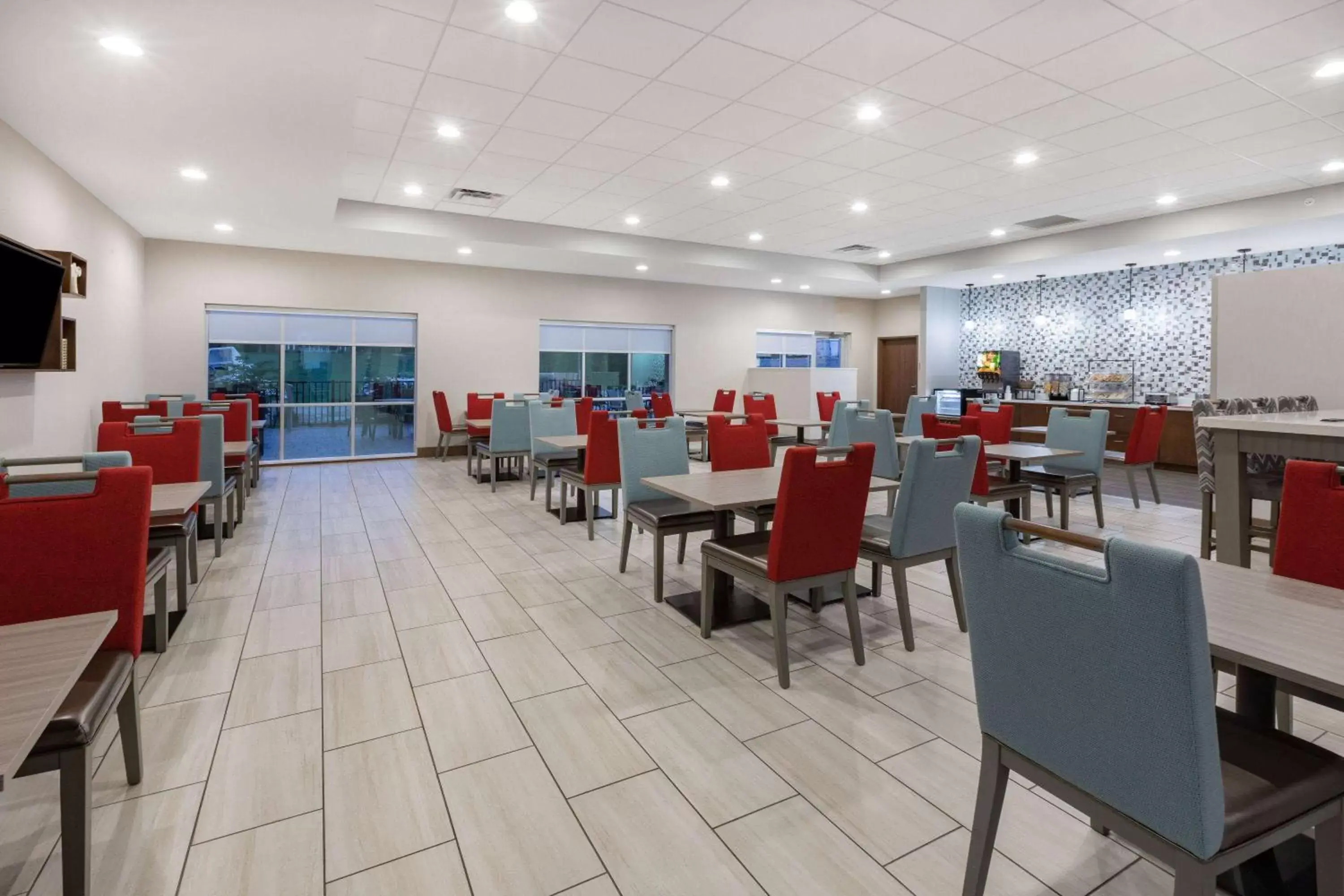 Breakfast, Restaurant/Places to Eat in La Quinta Inn & Suites by Wyndham Jackson-Cape Girardeau