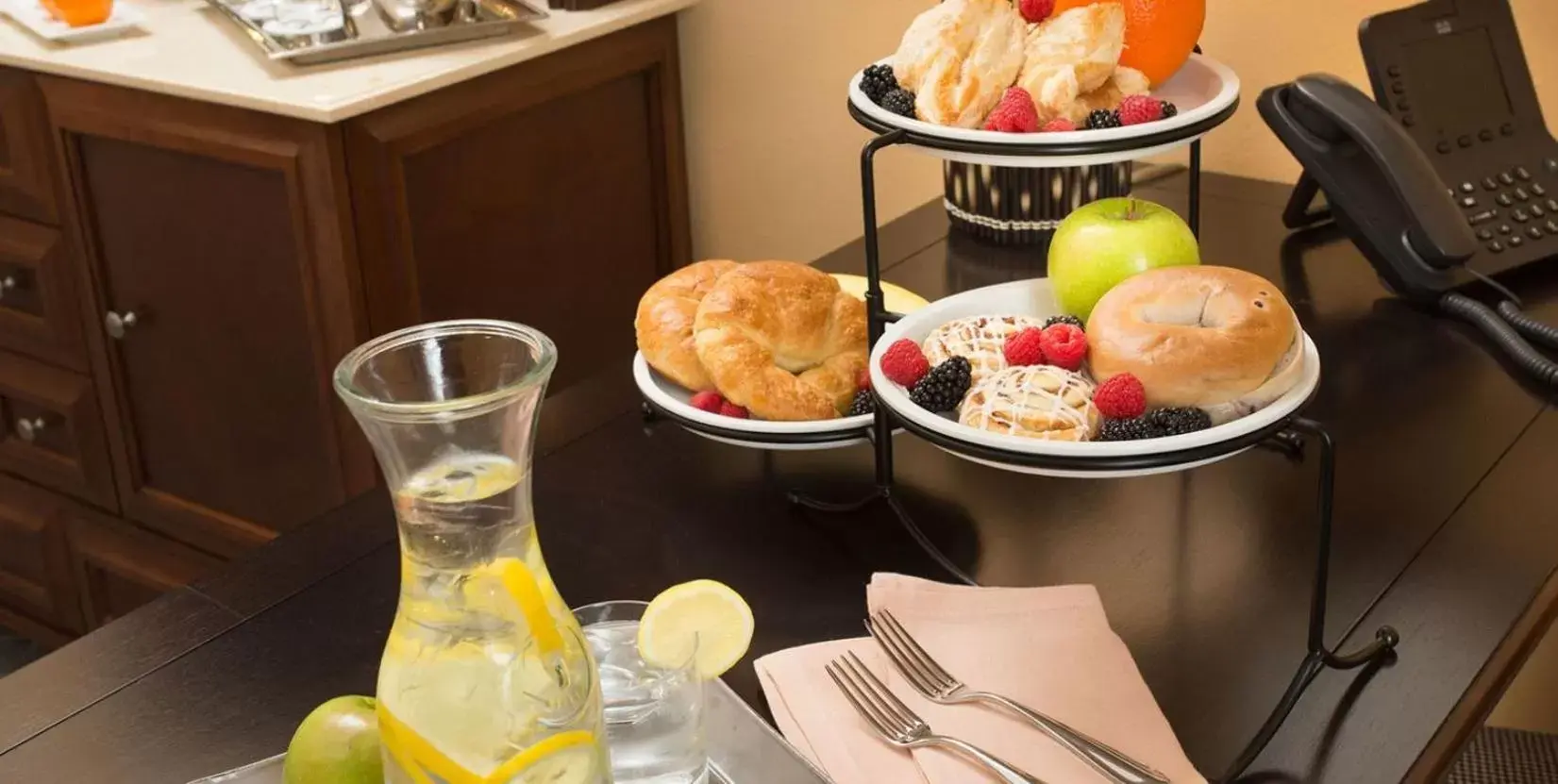 Continental breakfast in The Atherton Hotel at OSU