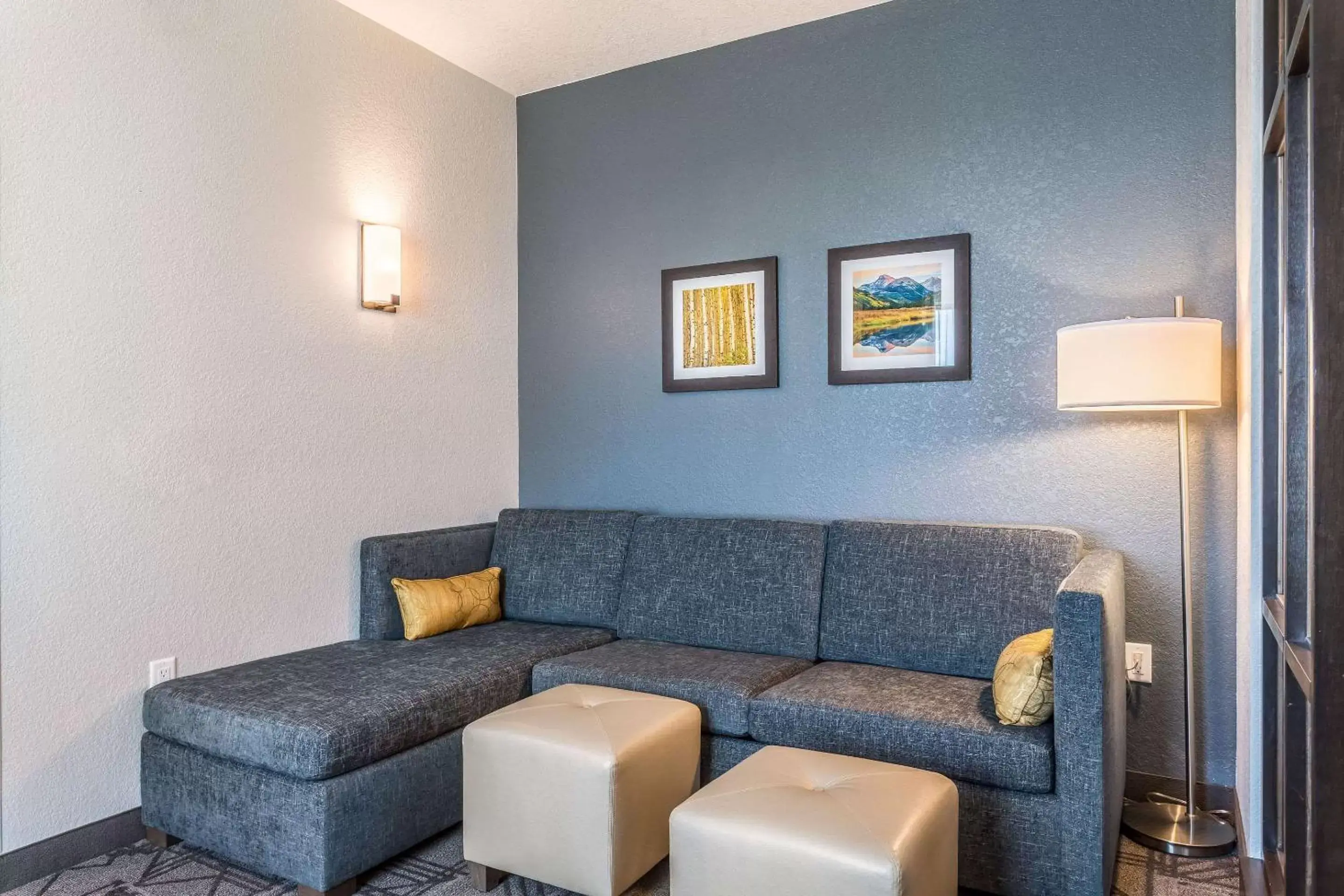 Bedroom, Seating Area in Comfort Inn & Suites Salt Lake City Airport