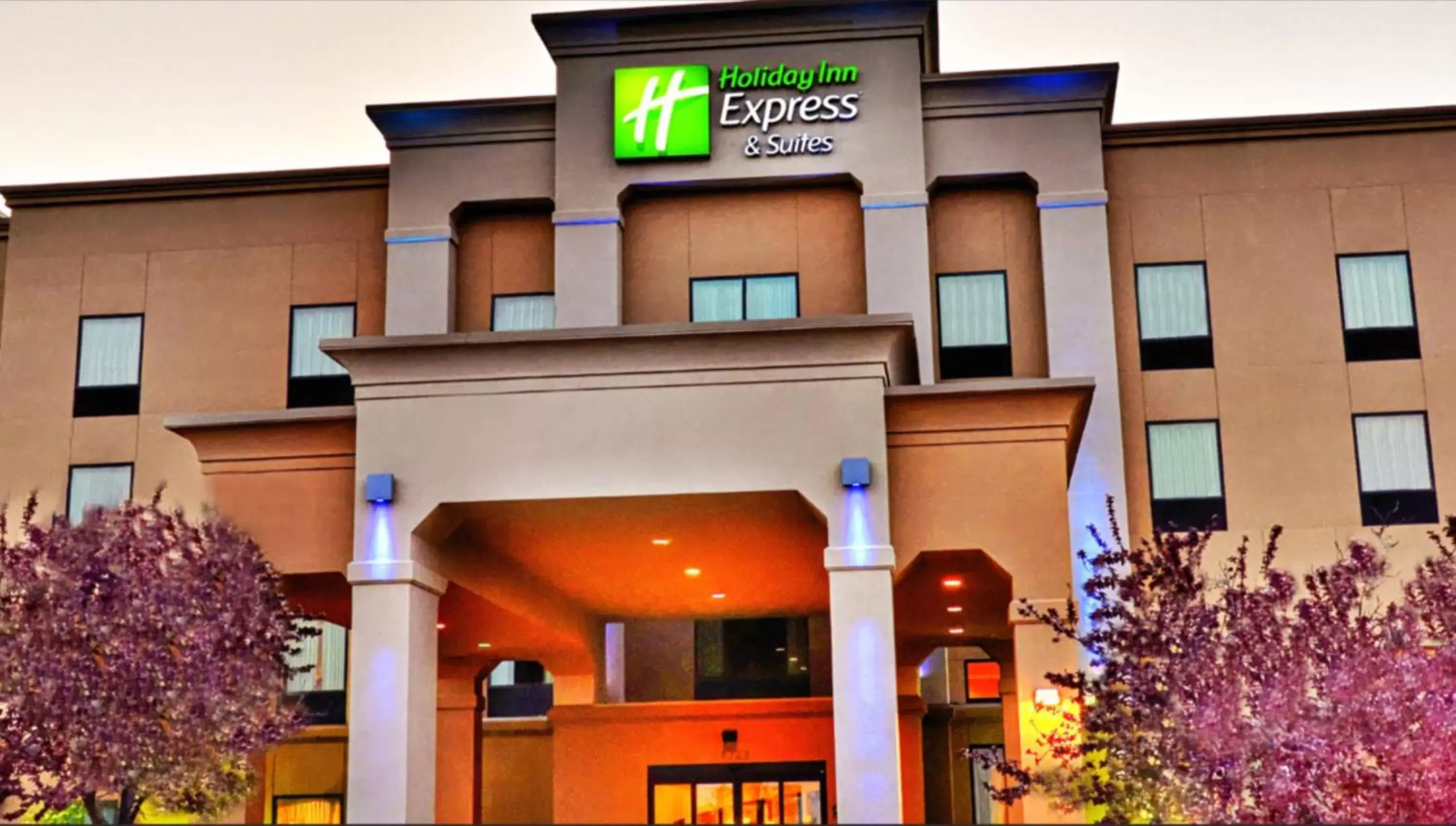 Property Building in Holiday Inn Express & Suites Sioux City-South, an IHG Hotel