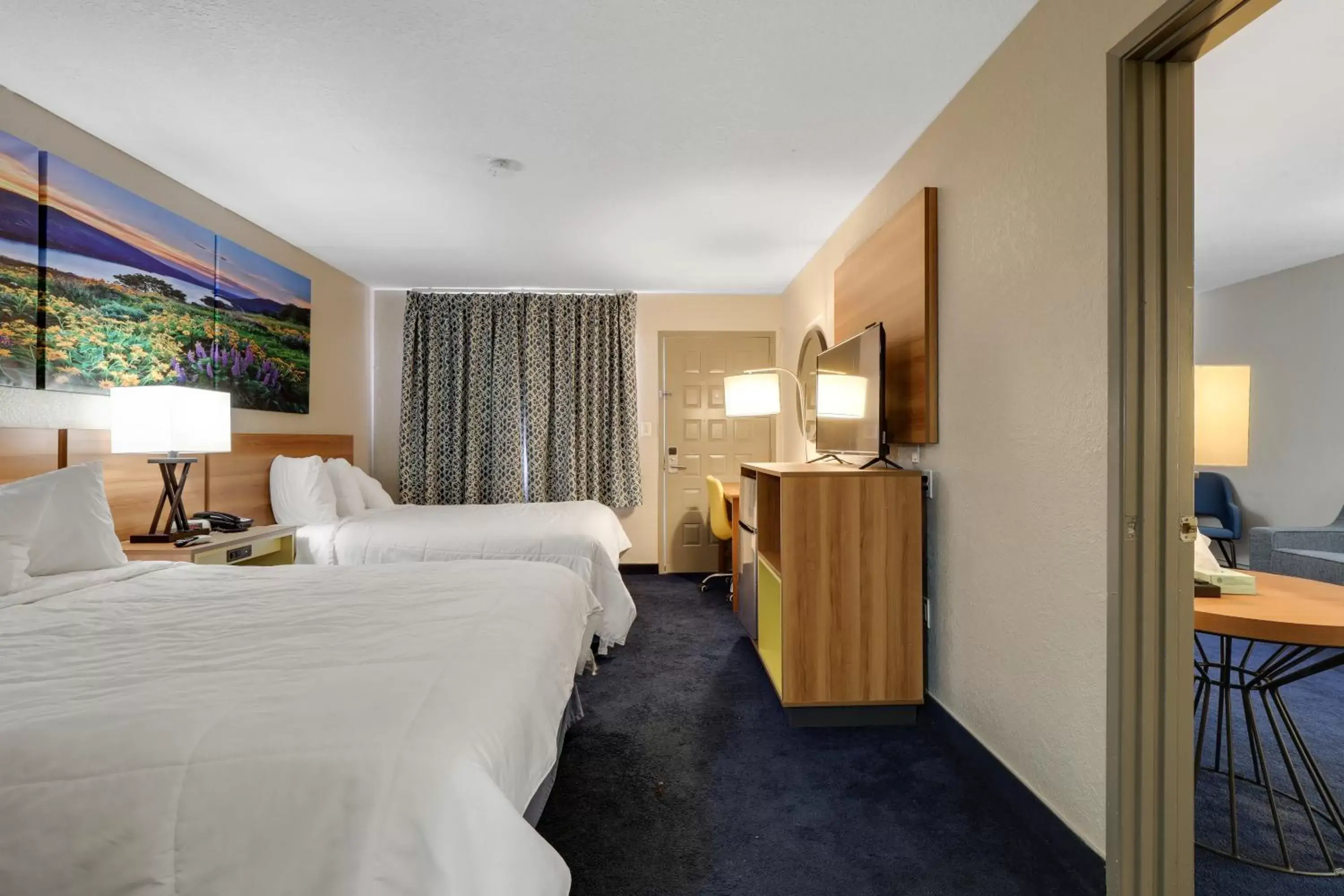 Bed in Days Inn & Suites by Wyndham Needles