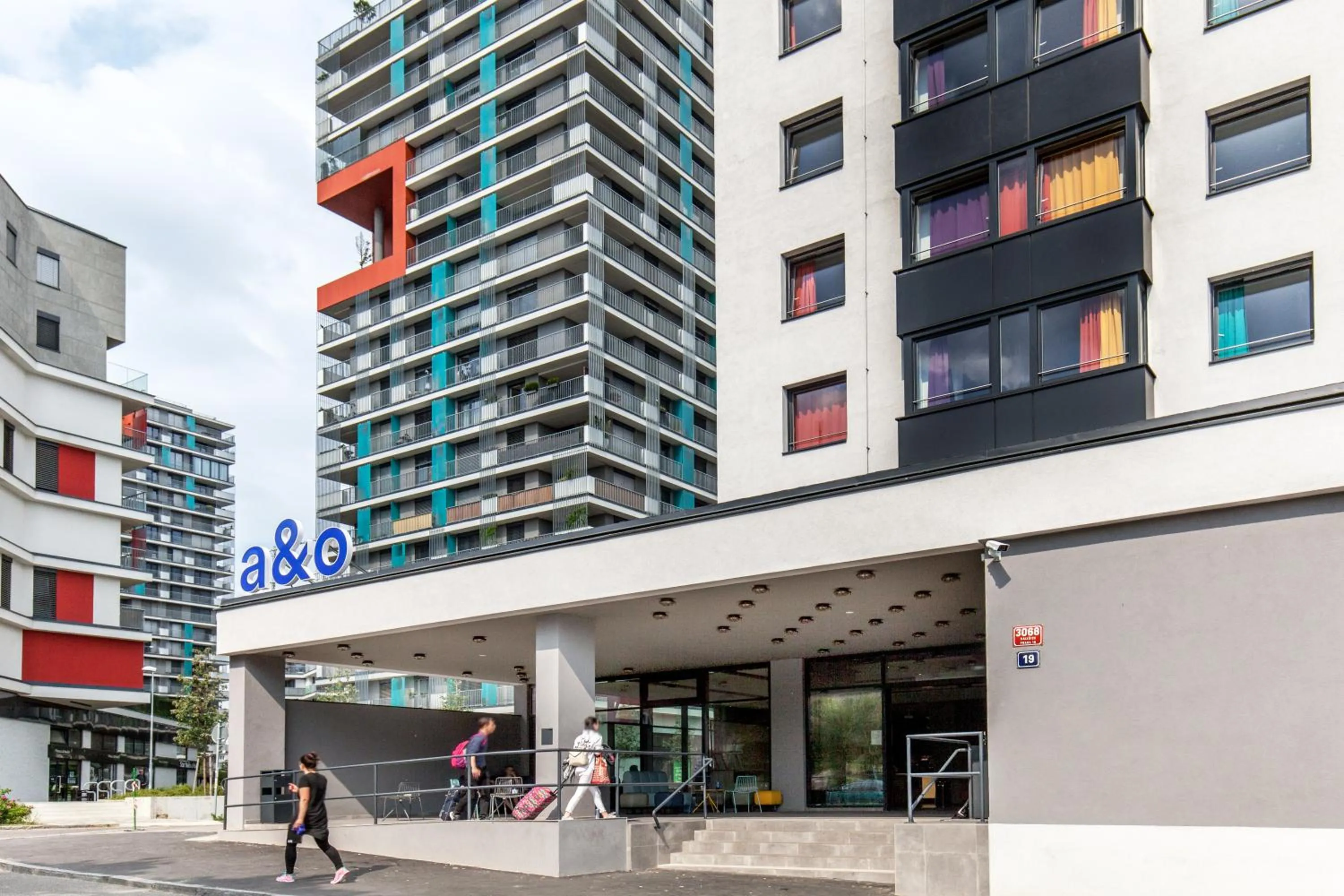 Facade/entrance in a&o Prague Rhea