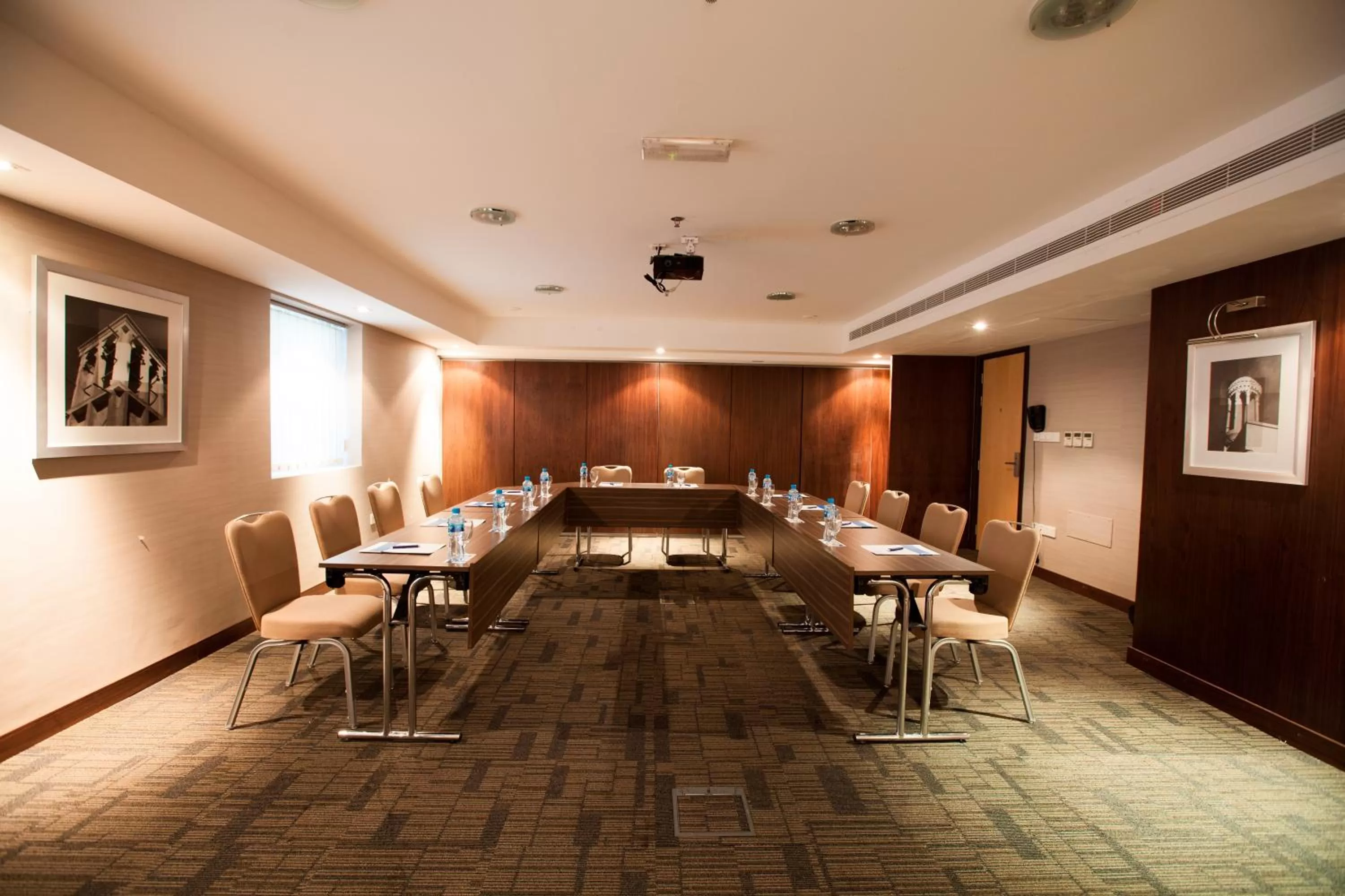 Business facilities in Citymax Sharjah
