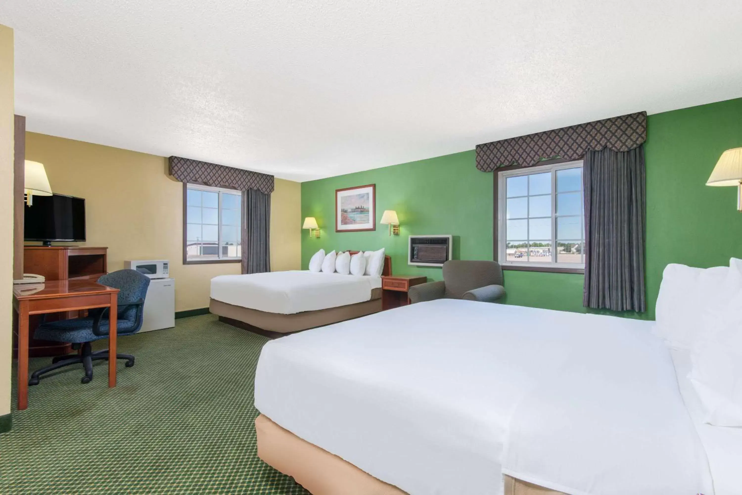 Photo of the whole room, Bed in Days Inn by Wyndham Great Bend Photo of the whole room, Bed in Days Inn by Wyndham Great Bend
