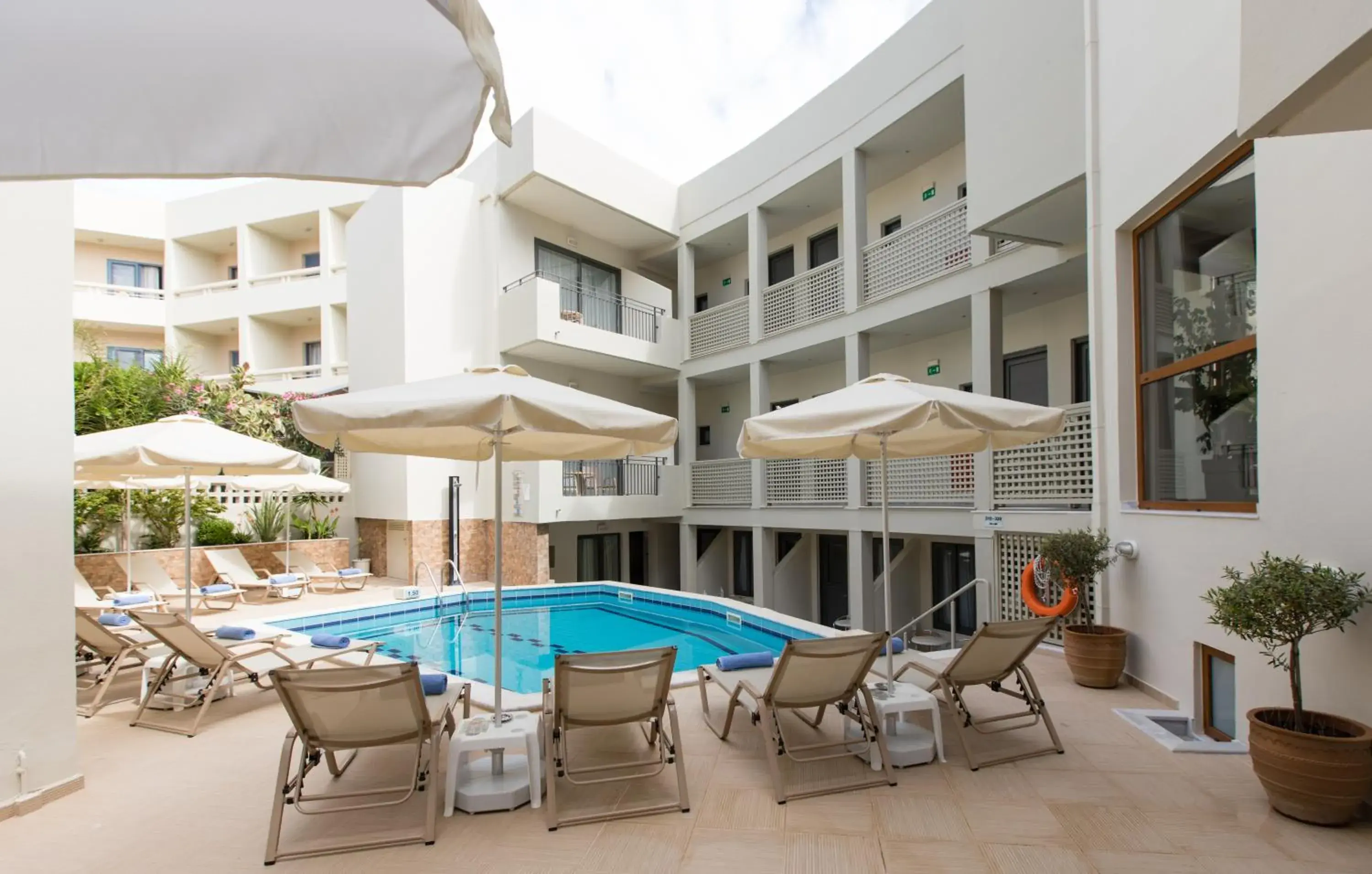 Swimming Pool in Anita Beach Hotel