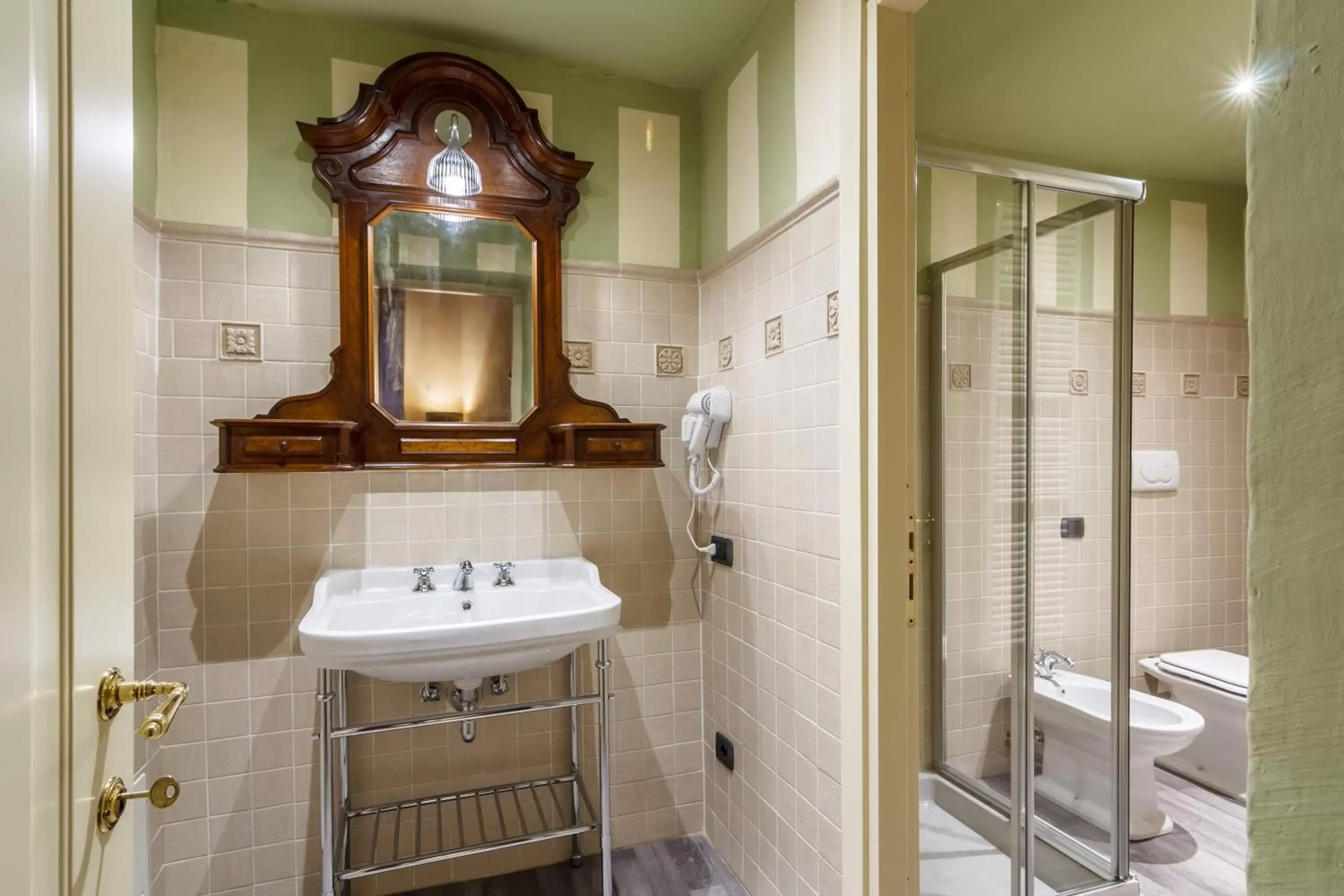 Bathroom in Dimora Storica Palazzo Puccini