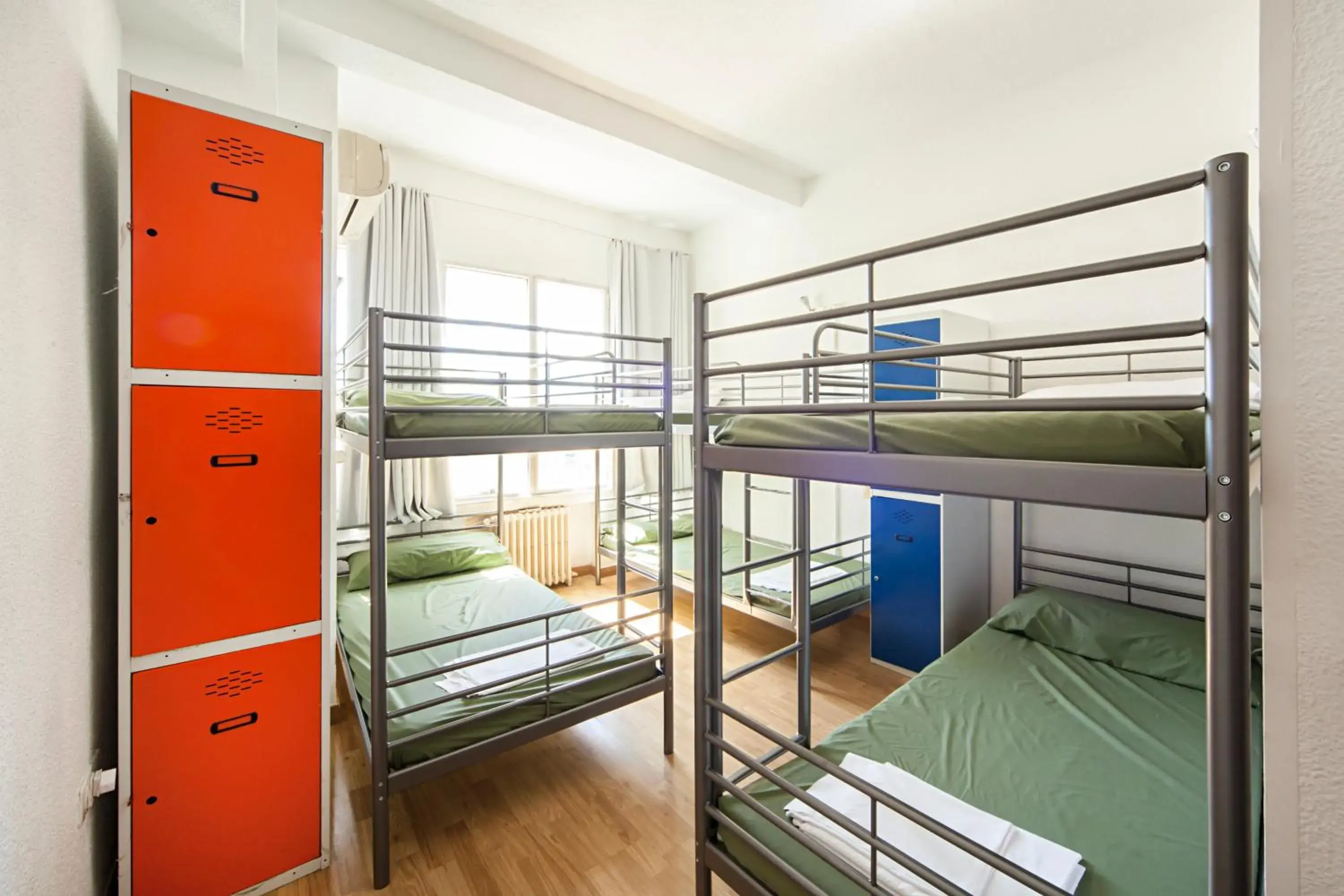 Bedroom, Bunk Bed in Madrid Motion Hostels