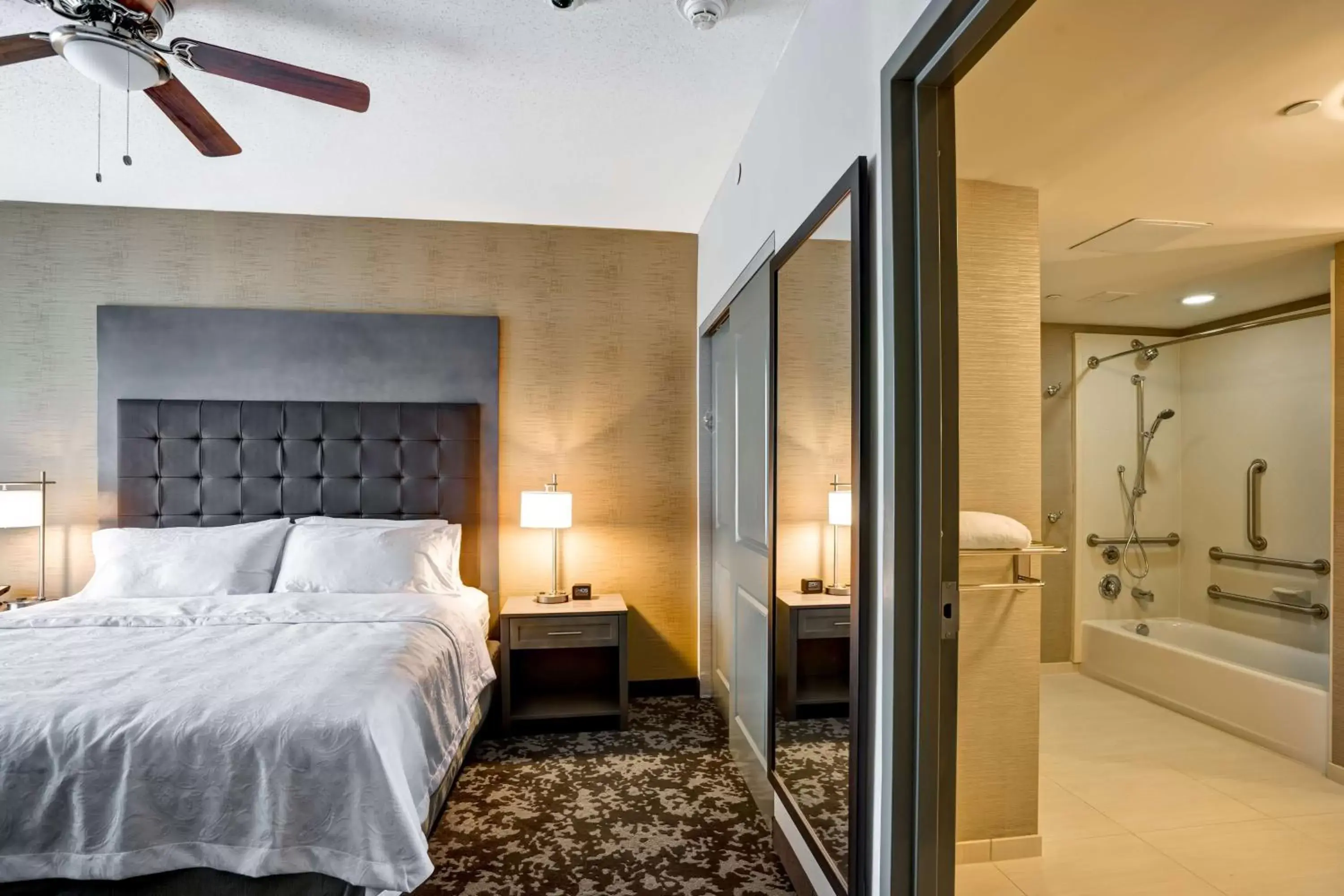 One-Bedroom Queen Suite with Two Queen Beds - Non-Smoking in Homewood Suites by Hilton Christiansburg One-Bedroom Queen Suite with Two Queen Beds - Non-Smoking in Homewood Suites by Hilton Christiansburg