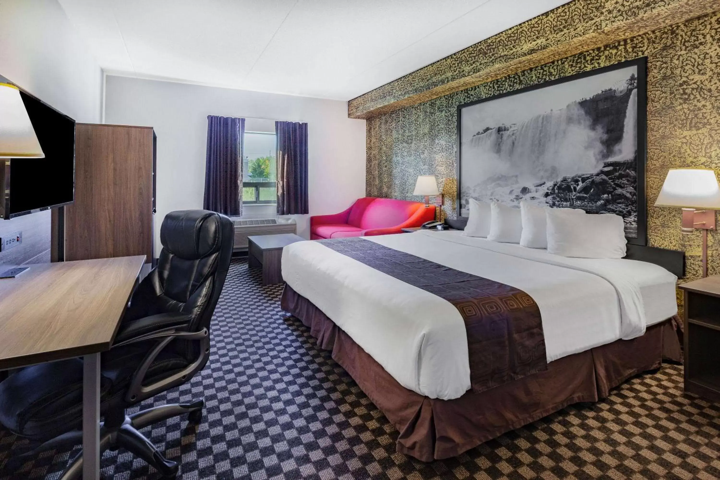 Photo of the whole room, Bed in Super 8 by Wyndham Ambassador Bridge Windsor ON Photo of the whole room, Bed in Super 8 by Wyndham Ambassador Bridge Windsor ON