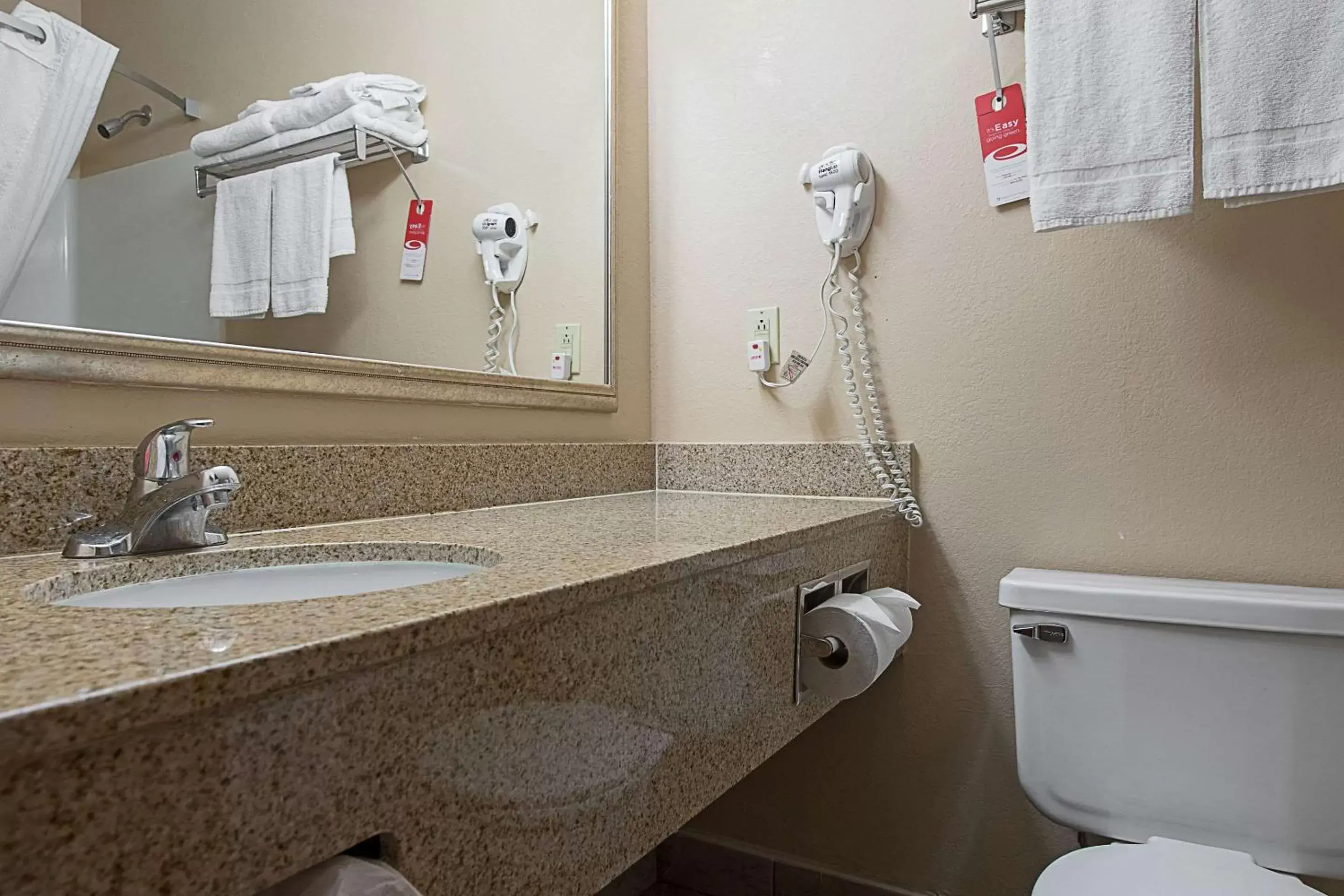 Photo of the whole room, Bathroom in Econo Lodge Buckley