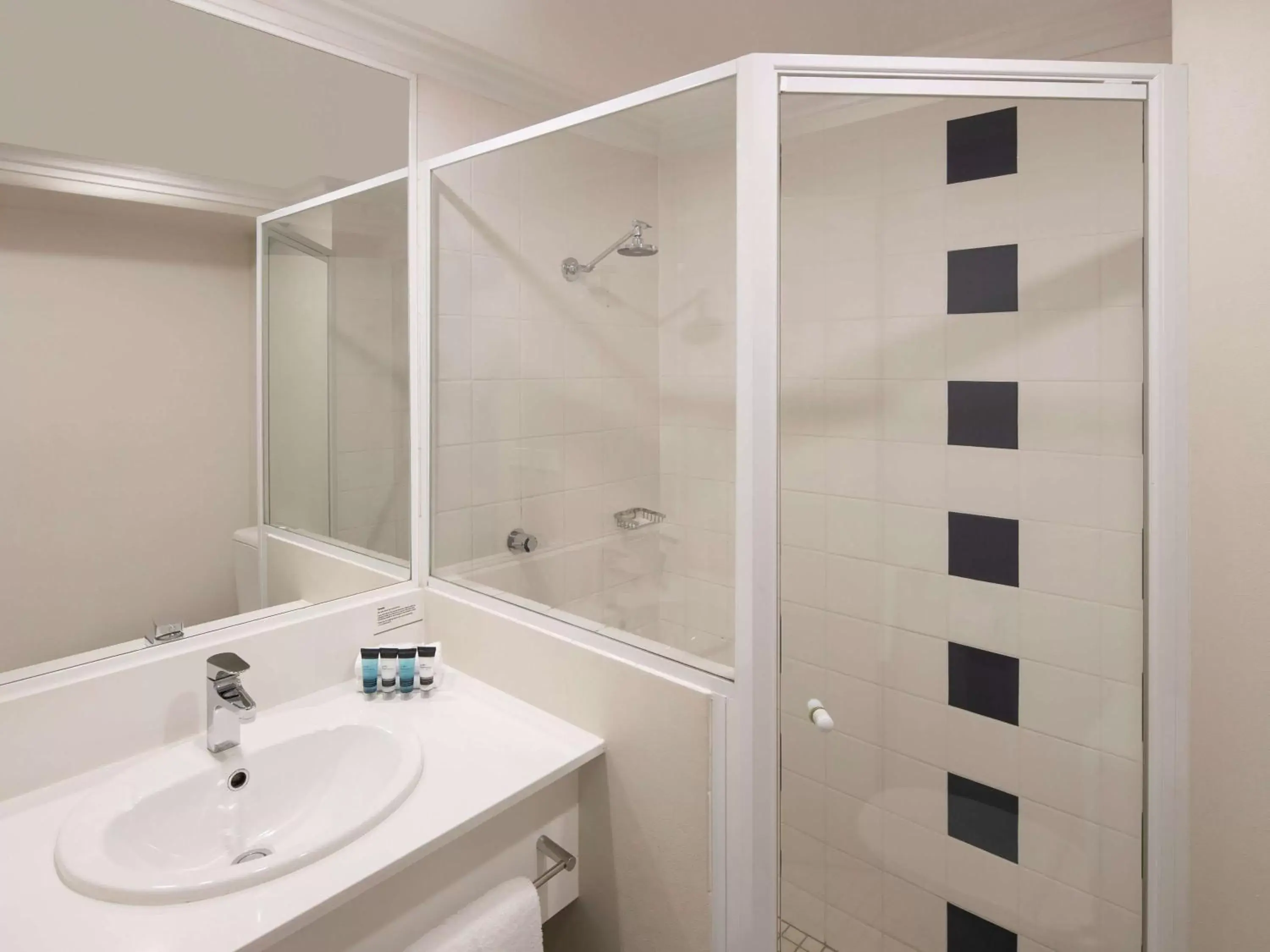 Bathroom in Mercure Sydney Blacktown