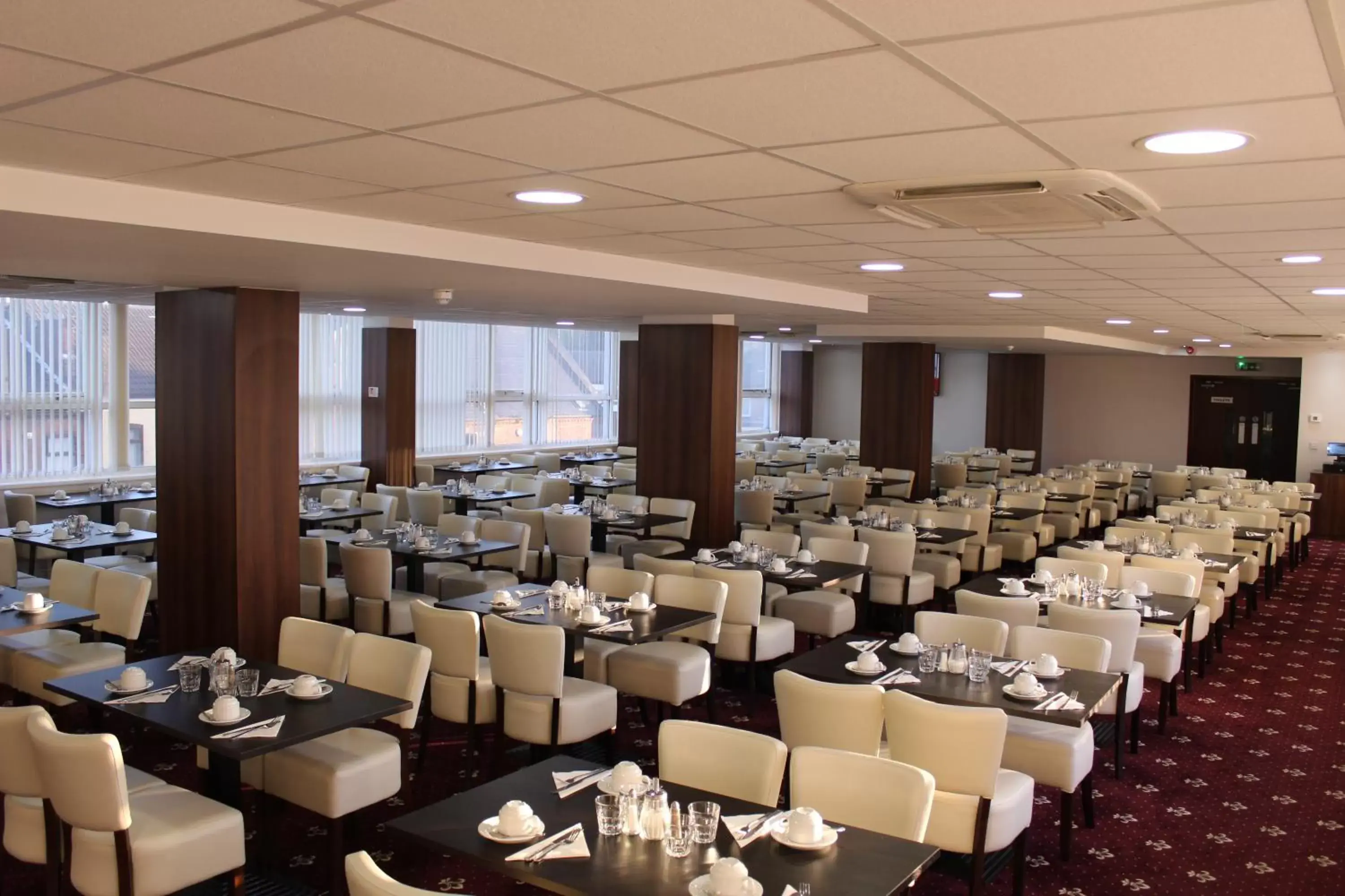 Restaurant/places to eat, Banquet Facilities in Milton Manchester Hotel