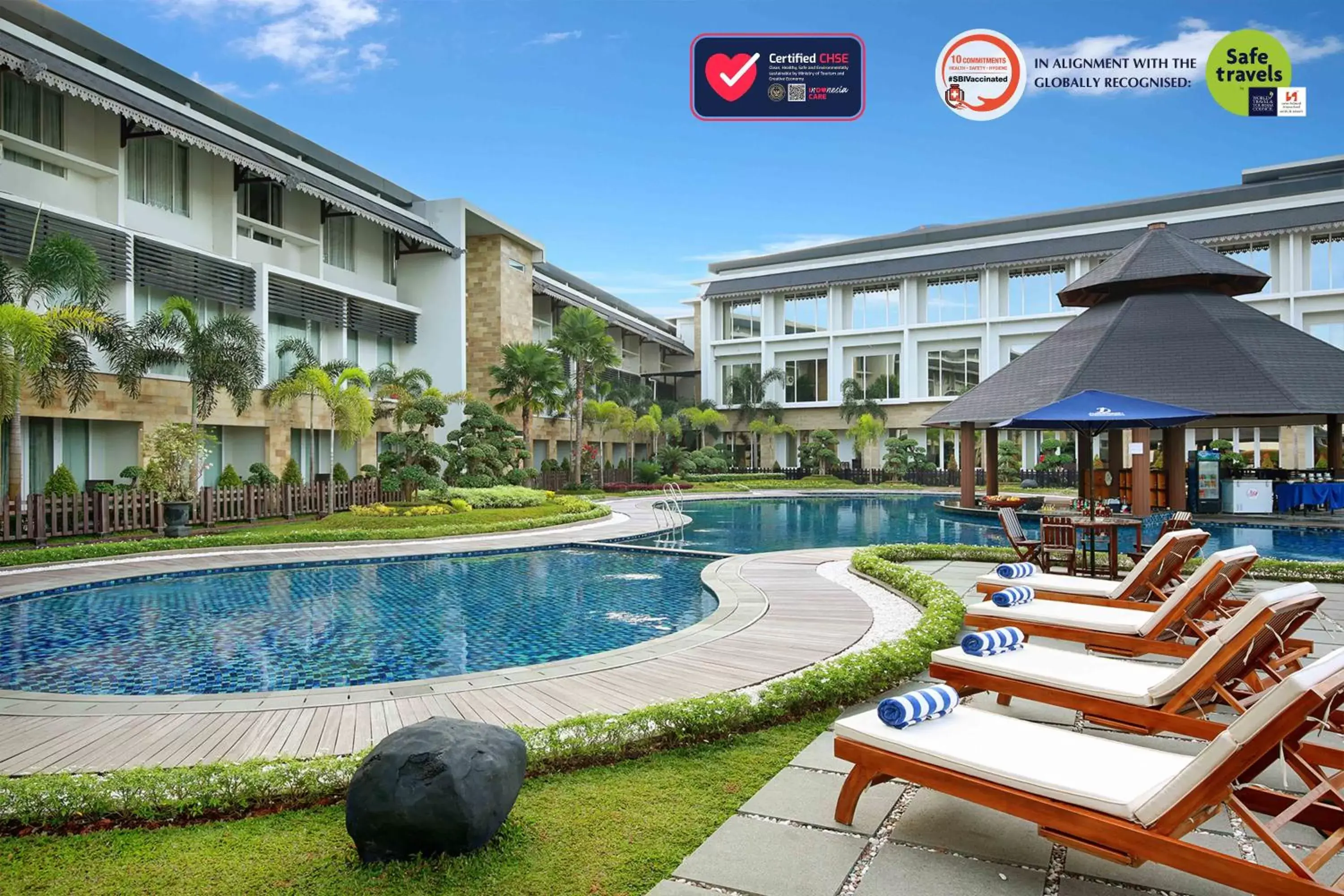Swimming Pool in Swiss-Belhotel Borneo Banjarmasin