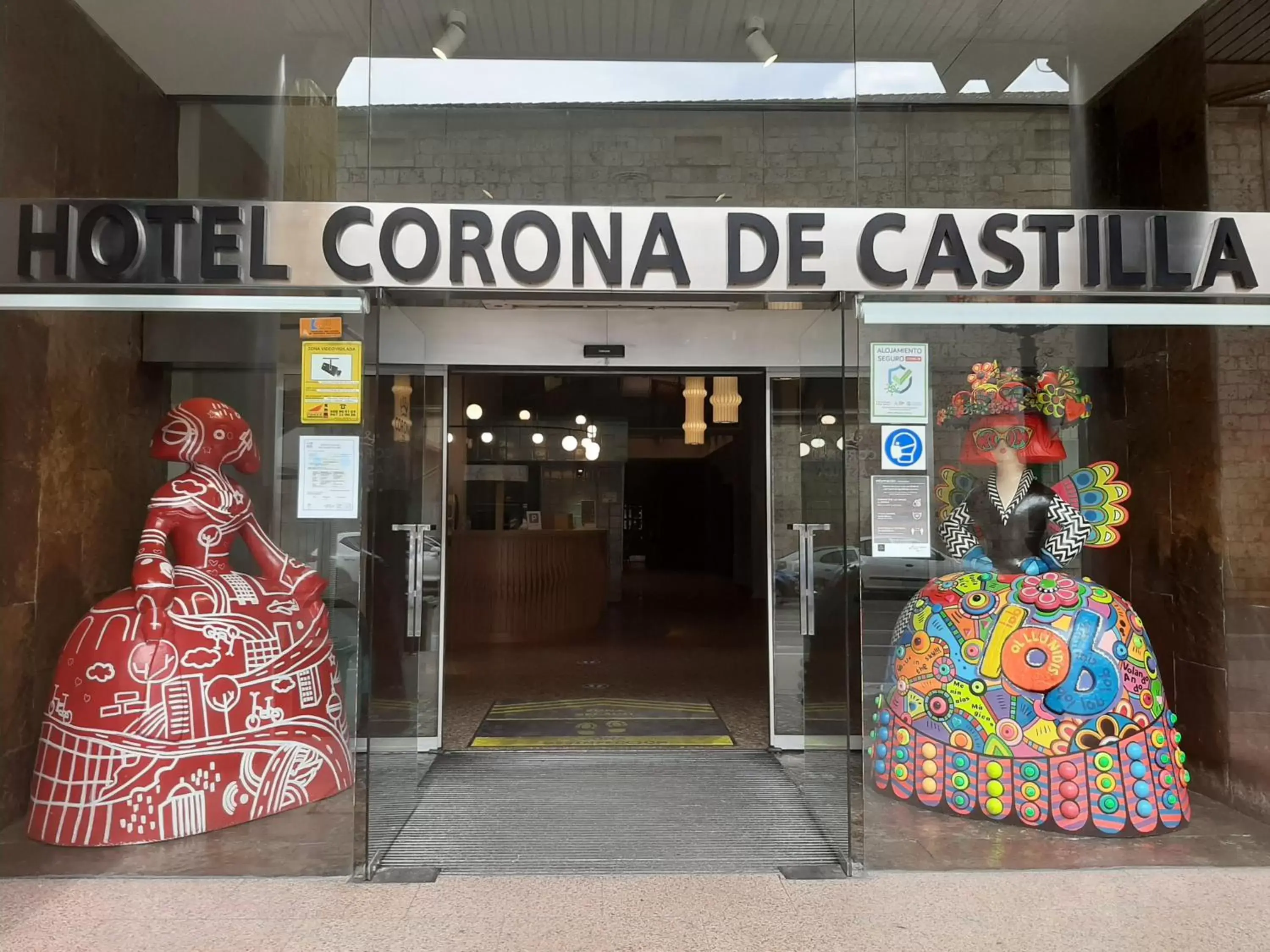 Facade/entrance in Hotel Corona de Castilla Burgos