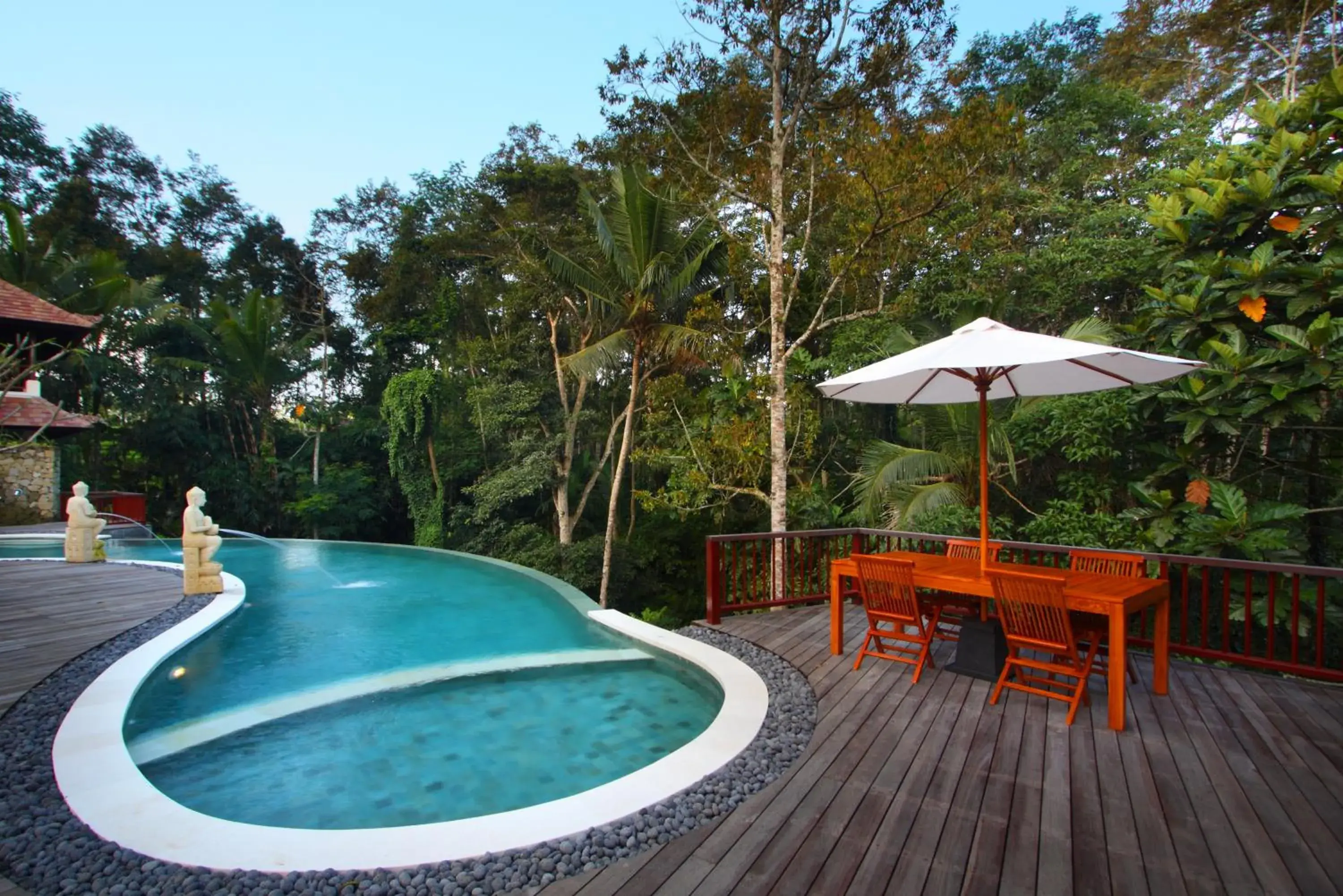 Swimming pool in BeingSattvaa Luxury Ubud Swimming pool in BeingSattvaa Luxury Ubud
