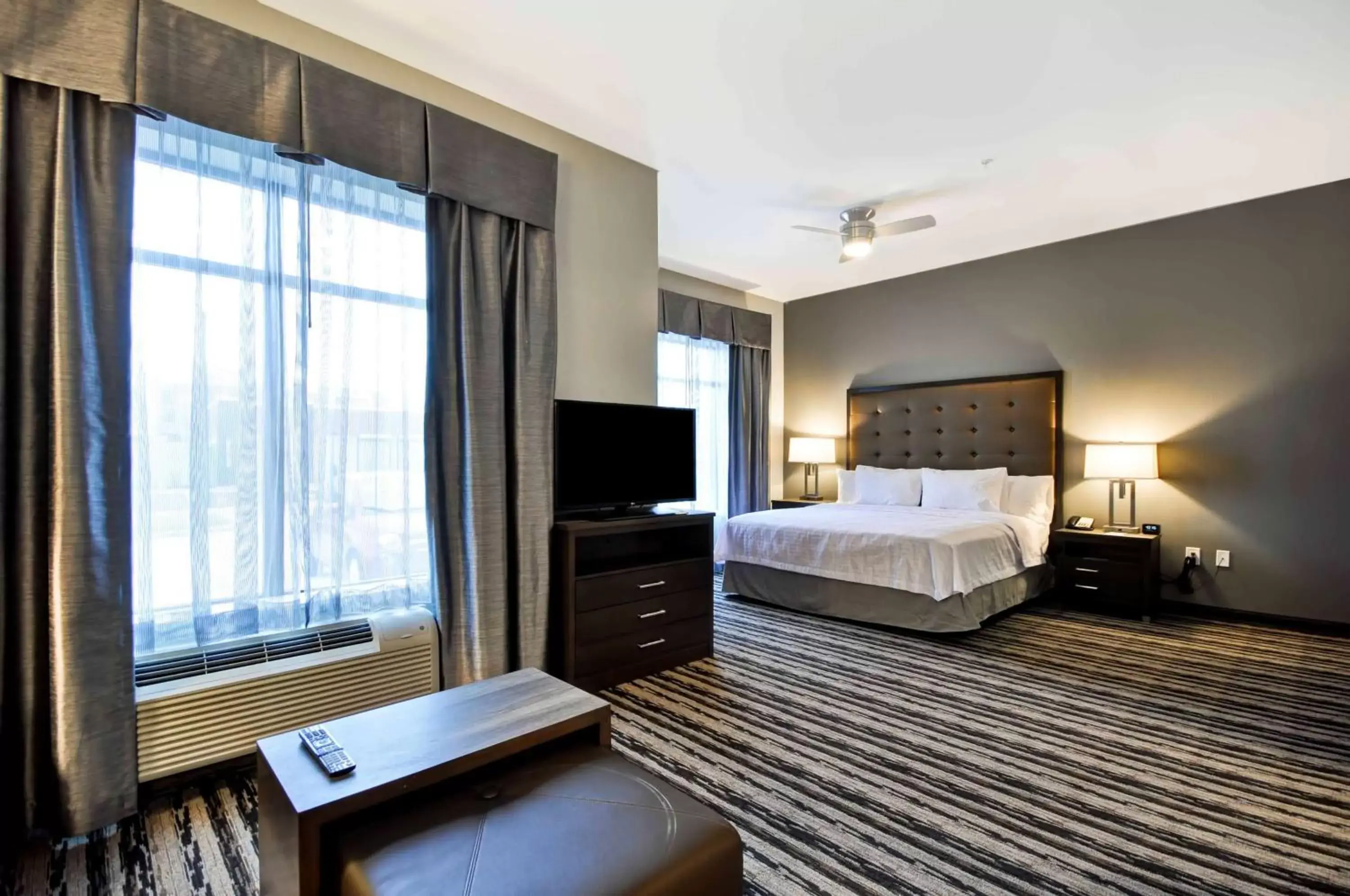 Bed in Homewood Suites by Hilton Cincinnati/West Chester