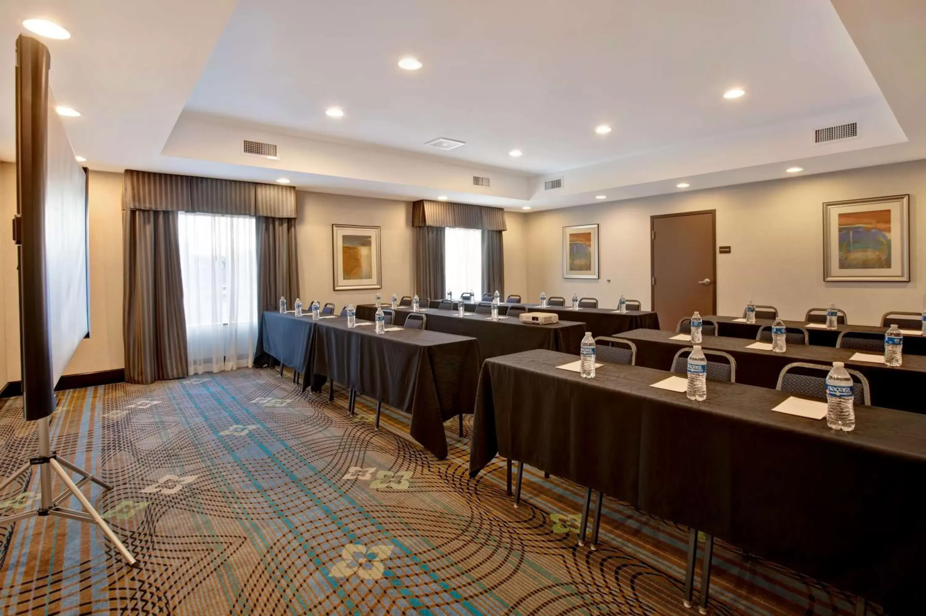 Meeting/conference room in Hampton Inn Dekalb - Near the University