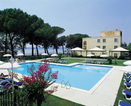 Facade/entrance in Hotel Holiday Sul Lago
