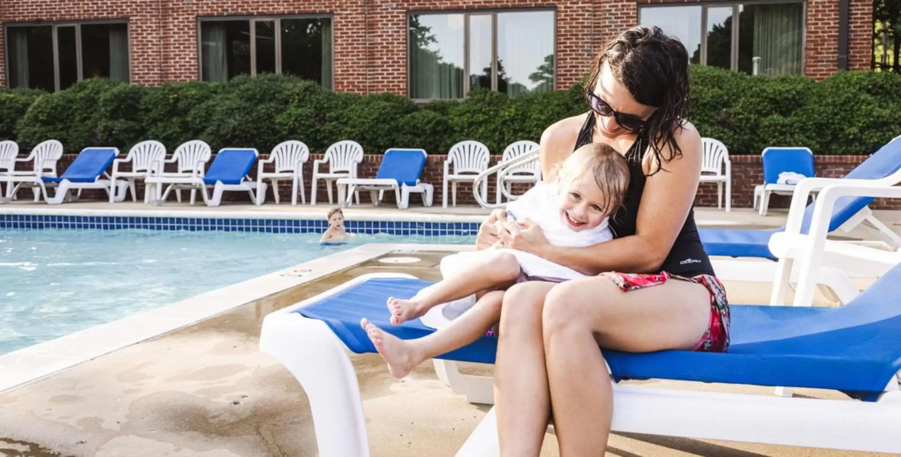 Swimming Pool in Williamsburg Woodlands Hotel & Suites