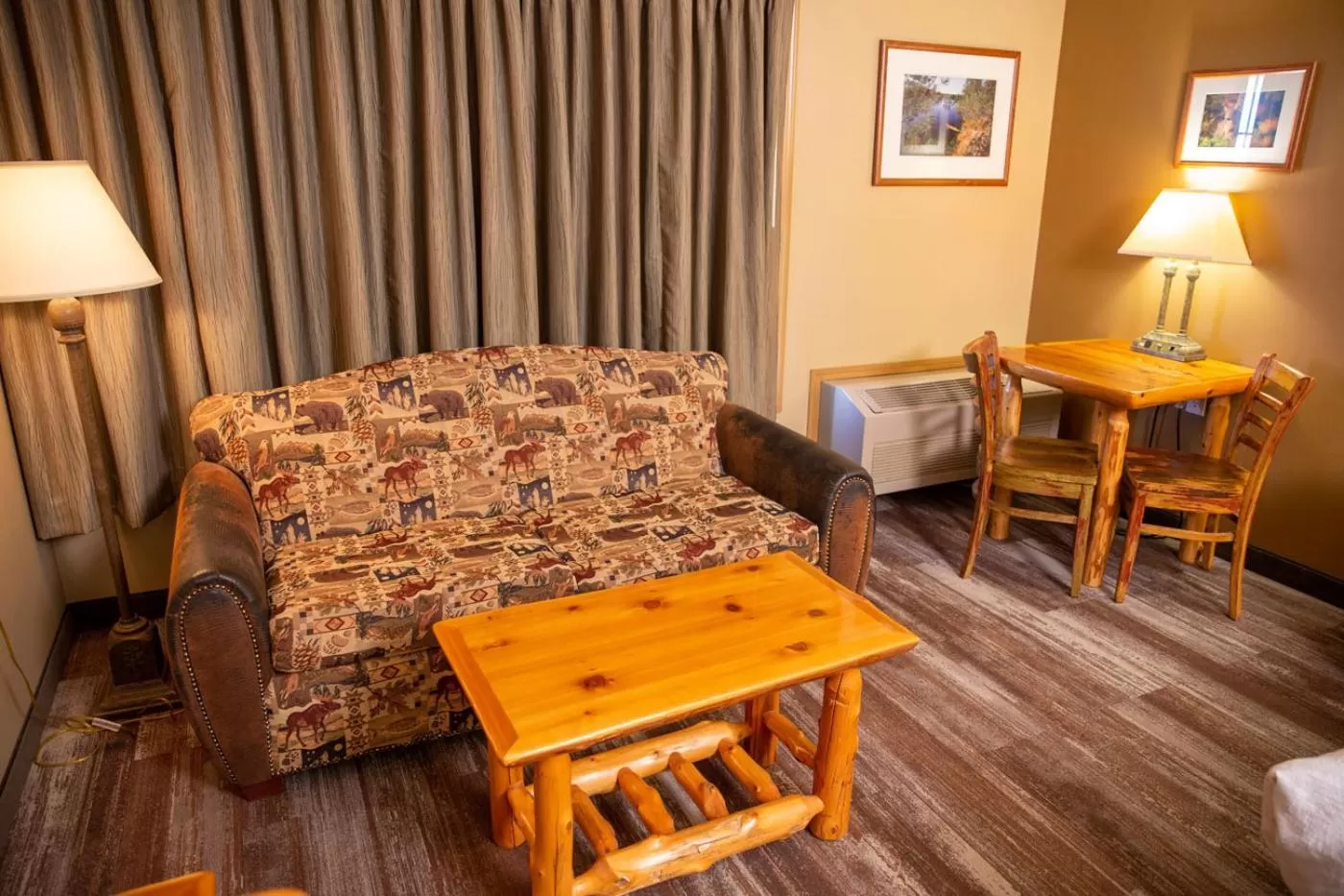 Seating area in Grand Ely Lodge