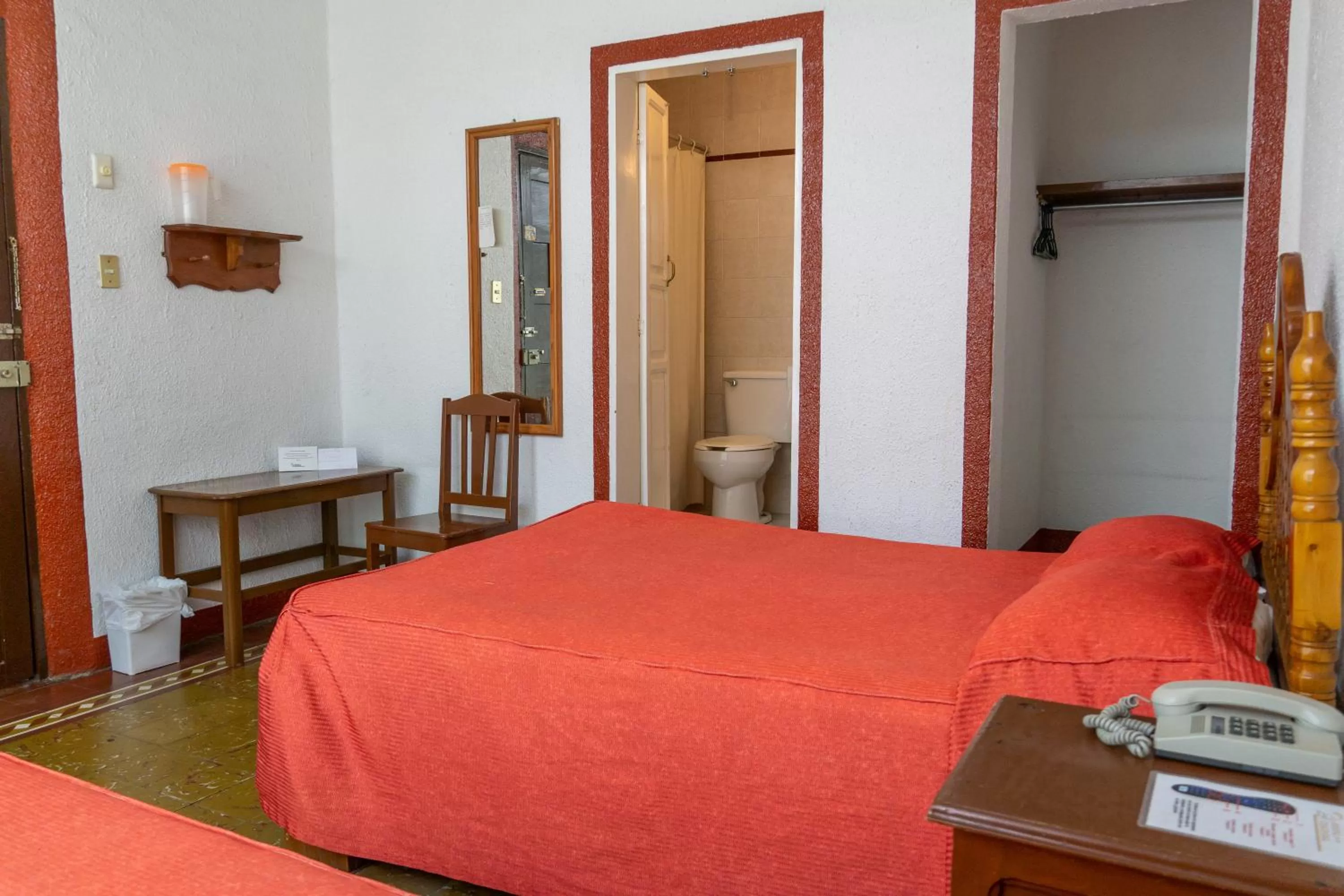 Standard Twin Room in Hotel Colonial