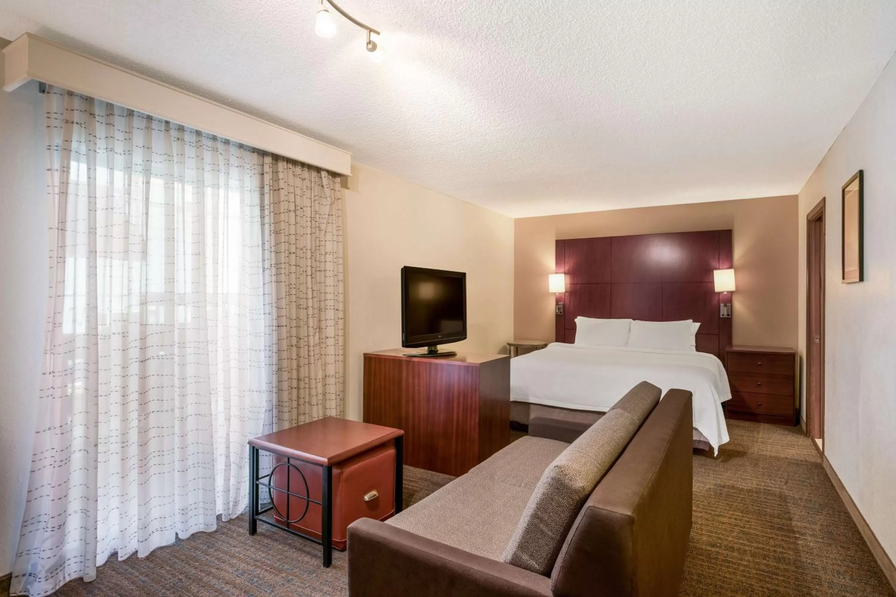 Bedroom, Bed in SenS Suites Livermore; SureStay Collection by Best Western