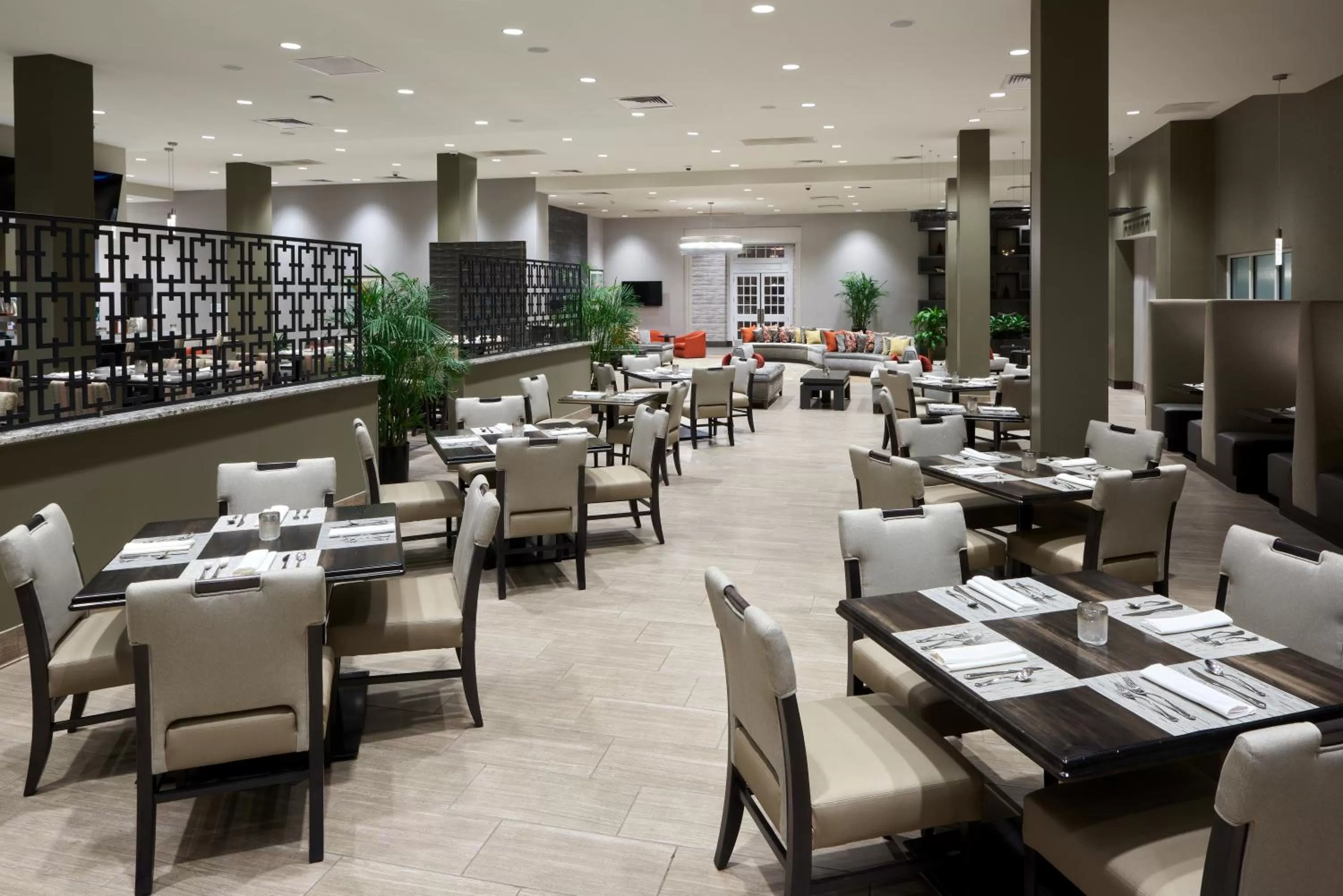 Restaurant/places to eat in Holiday Inn & Suites Philadelphia W - Drexel Hill by IHG