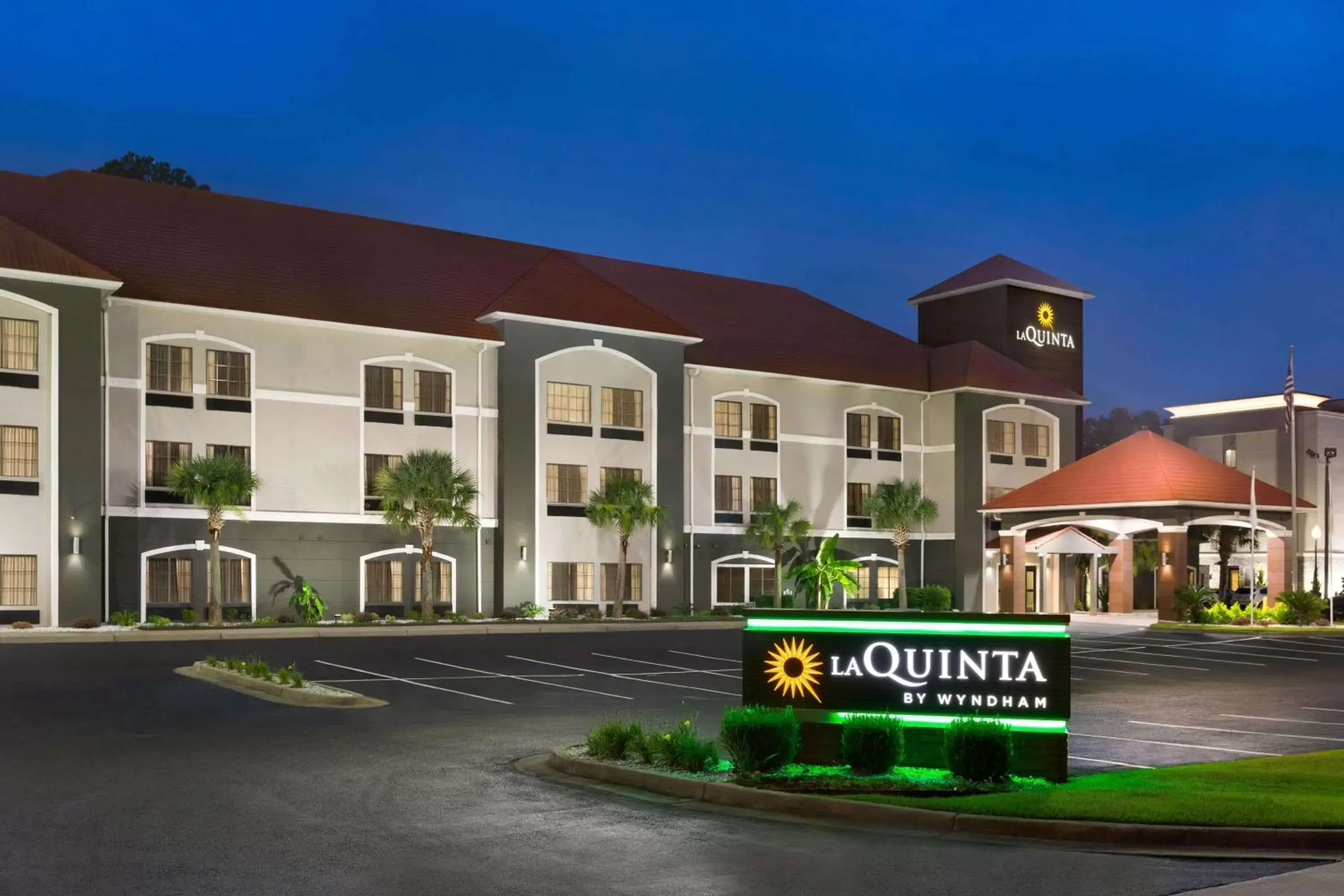 Property Building in La Quinta by Wyndham Dublin