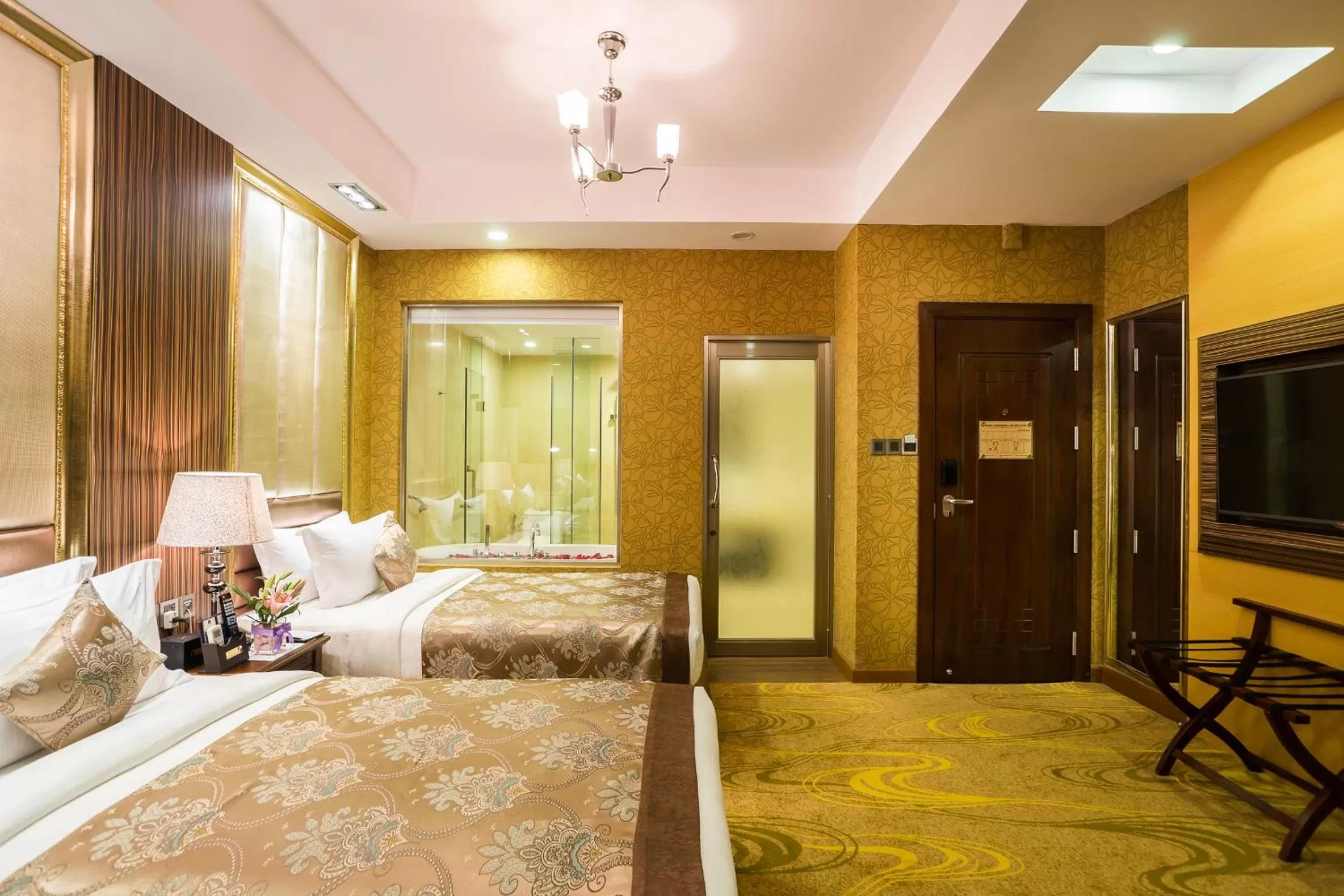 Bathroom in Best Western Chinatown Hotel