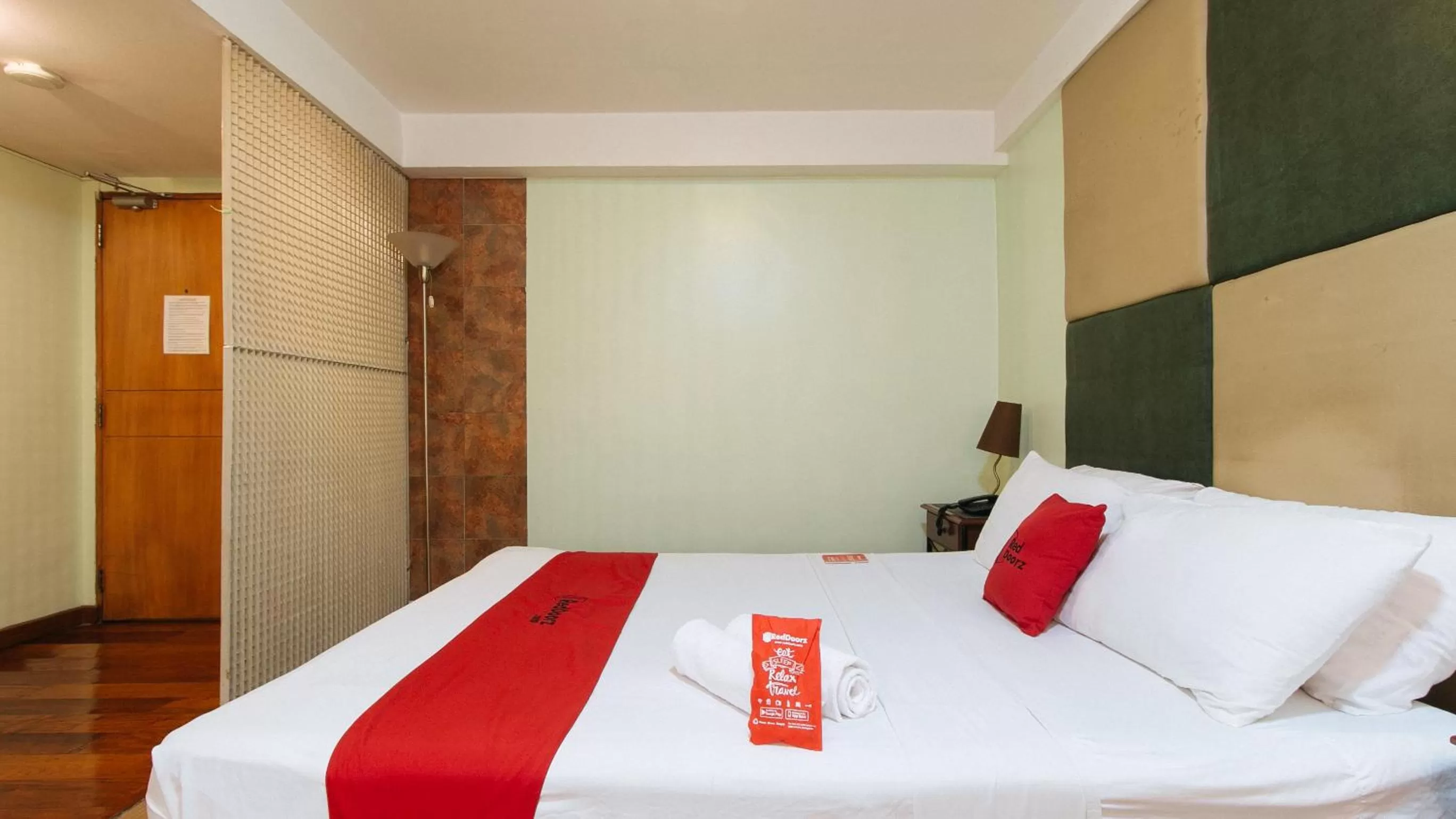 Bedroom, Bed in RedDoorz at Timog Avenue Quezon City