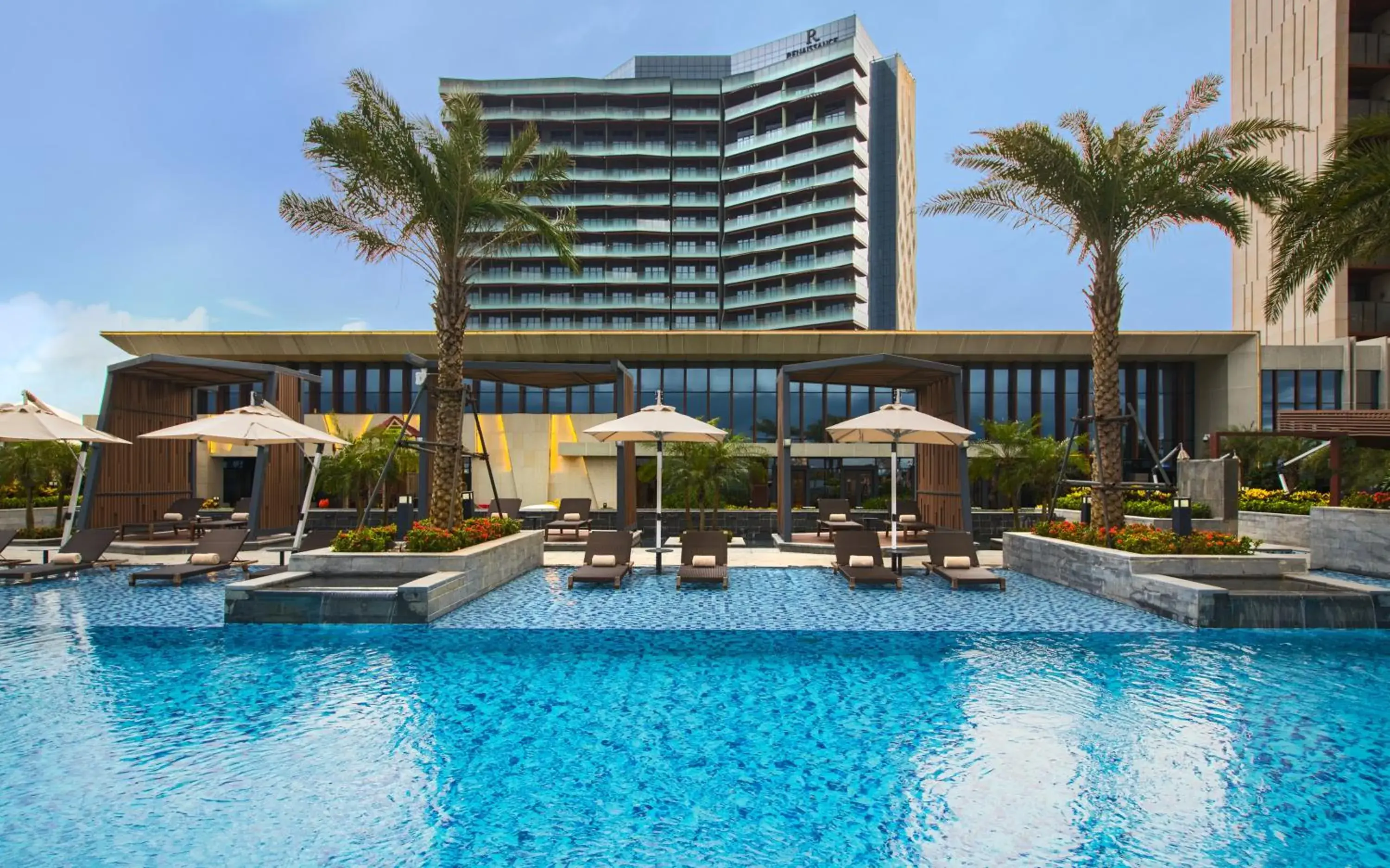 Property building, Swimming Pool in Renaissance Haikou Hotel