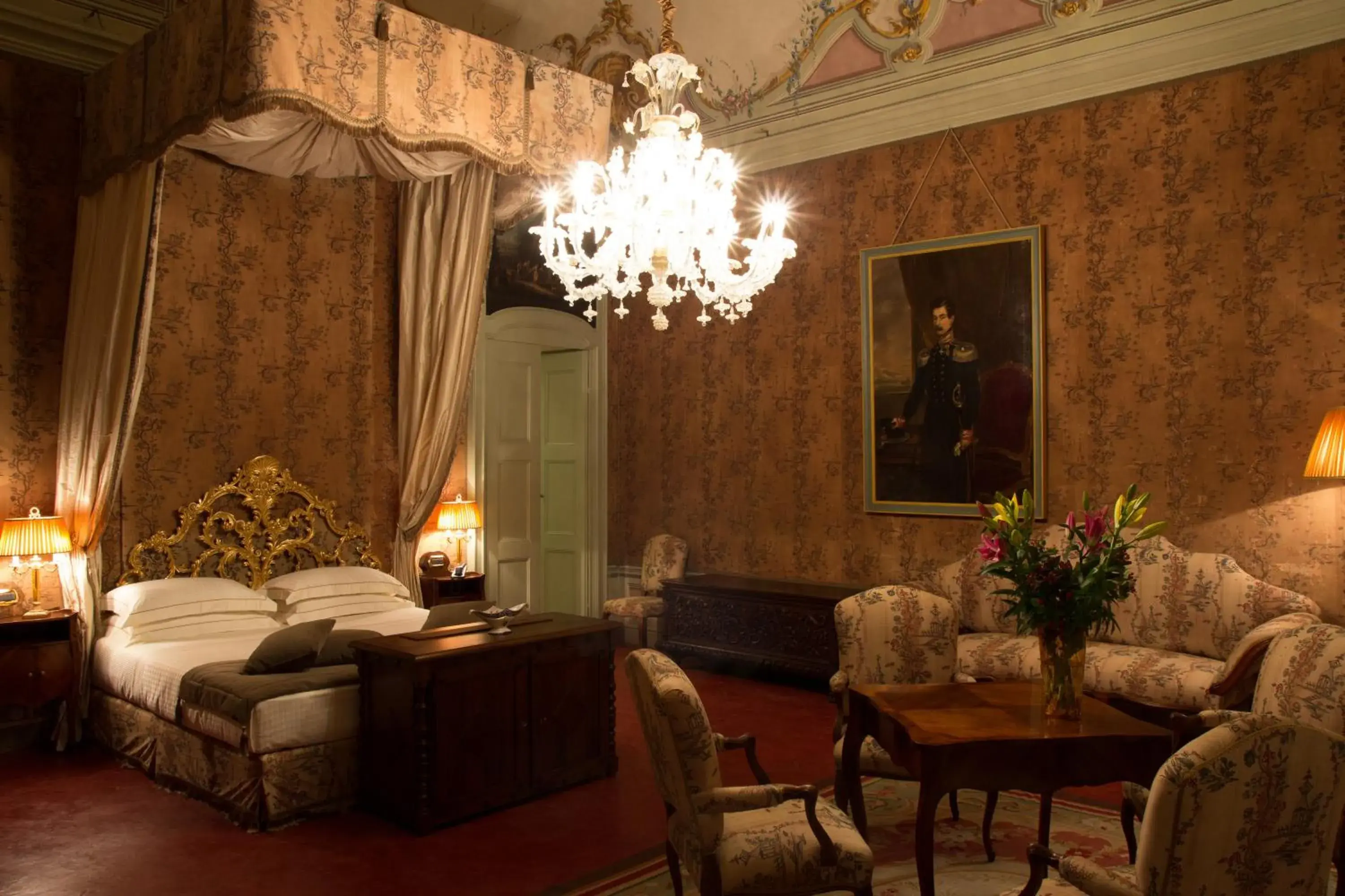 Photo of the whole room, Seating Area in Castello di Guarene