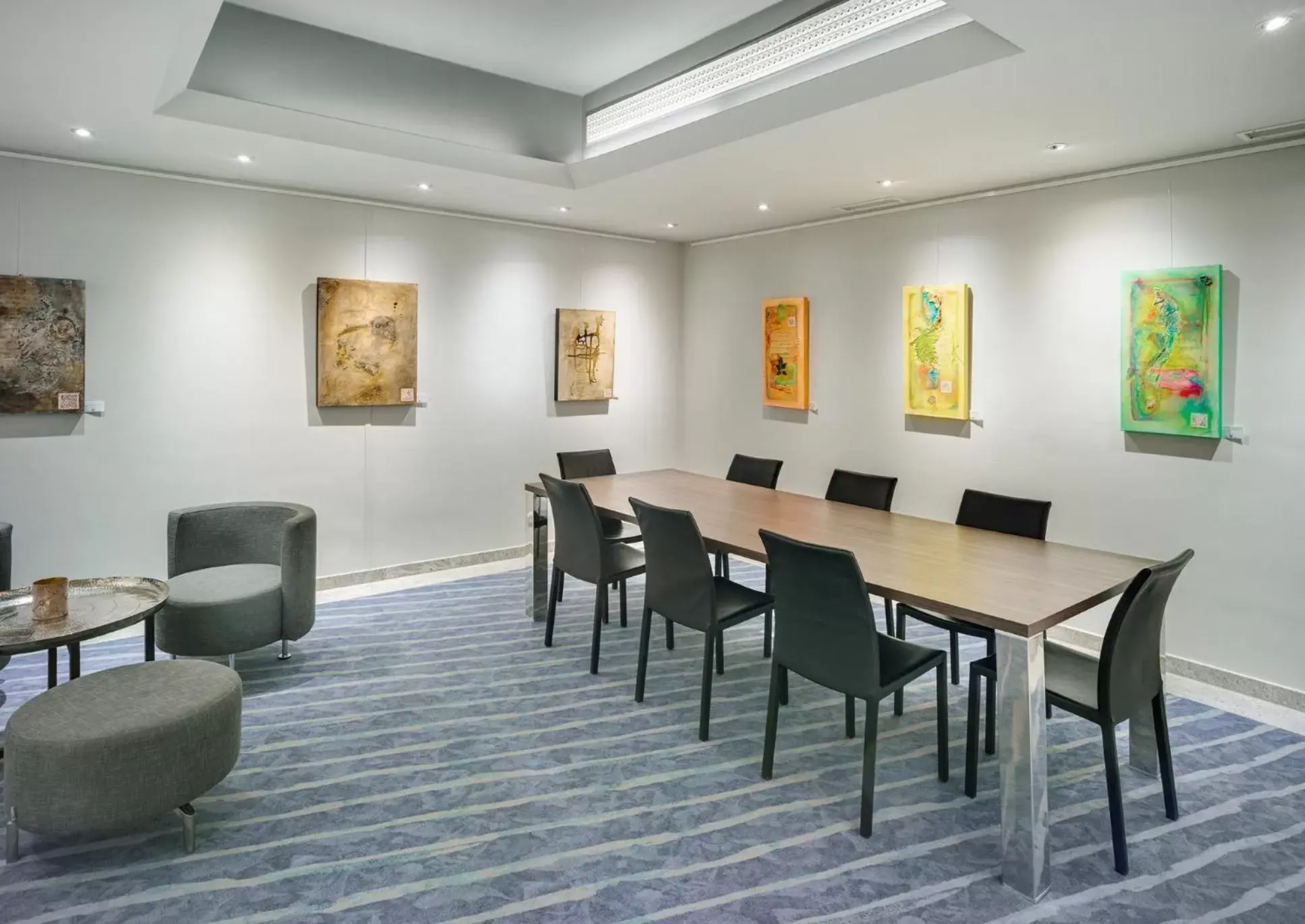 Business facilities in Art Hotel Superior