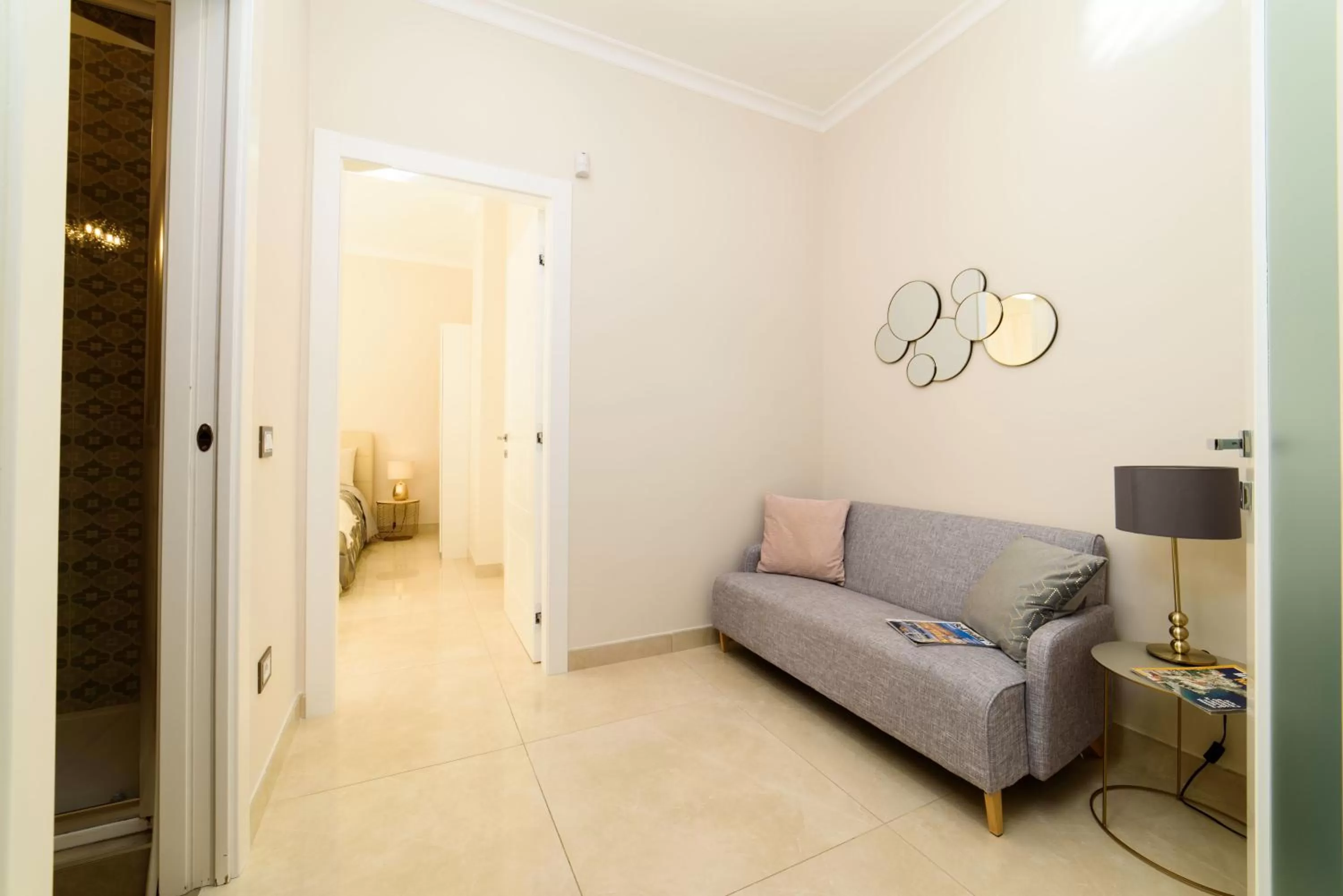 Photo of the whole room in HomeAway Salerno