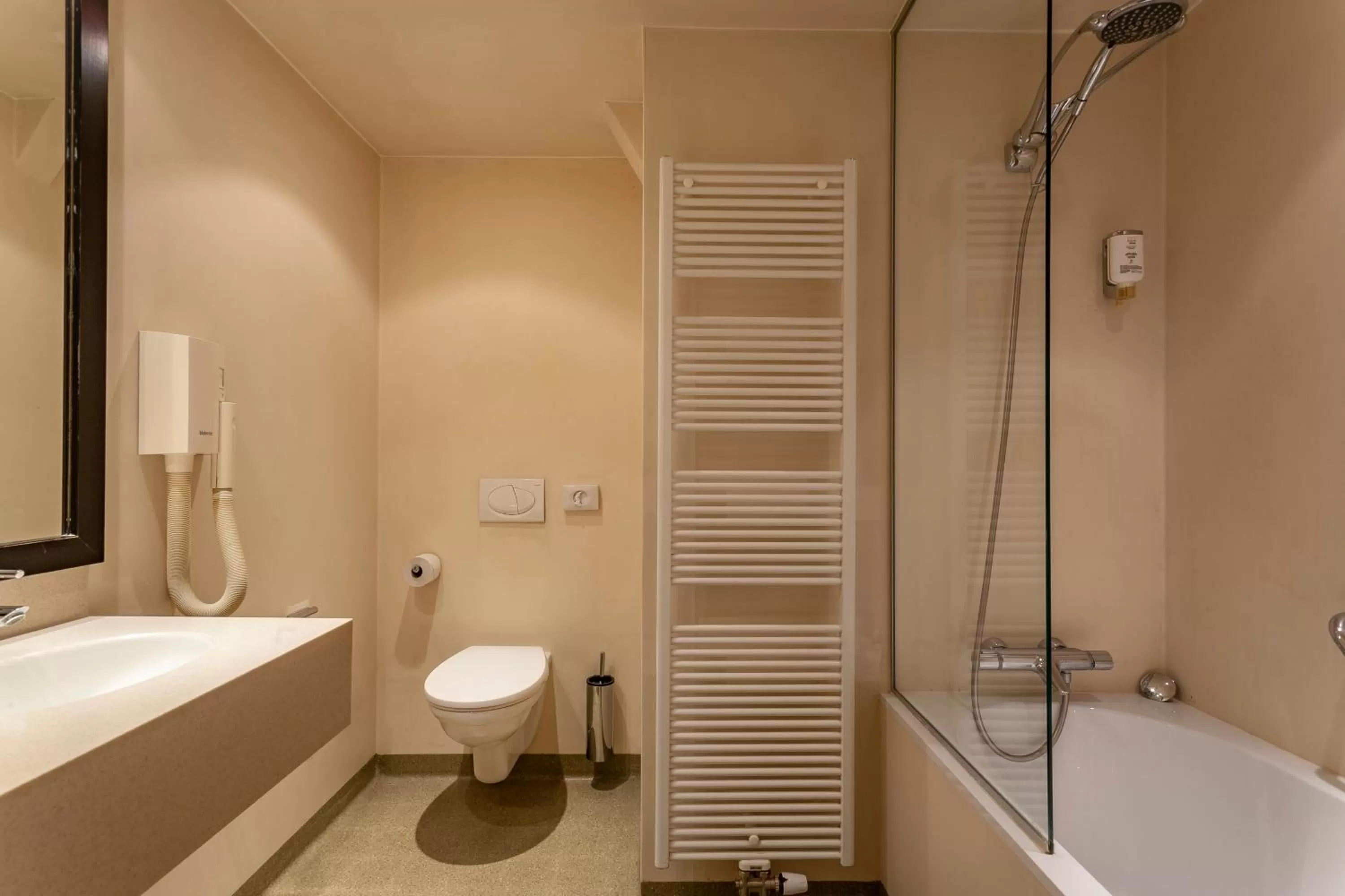 Bathroom in Avenue Hotel